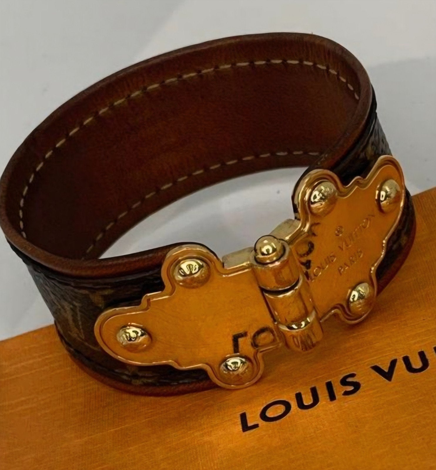 Louis Vuitton Save, Sieraden, Tassen en Uiterlijk, Armbanden, Ophalen of Verzenden, Zo goed als nieuw, Bruin, Leer