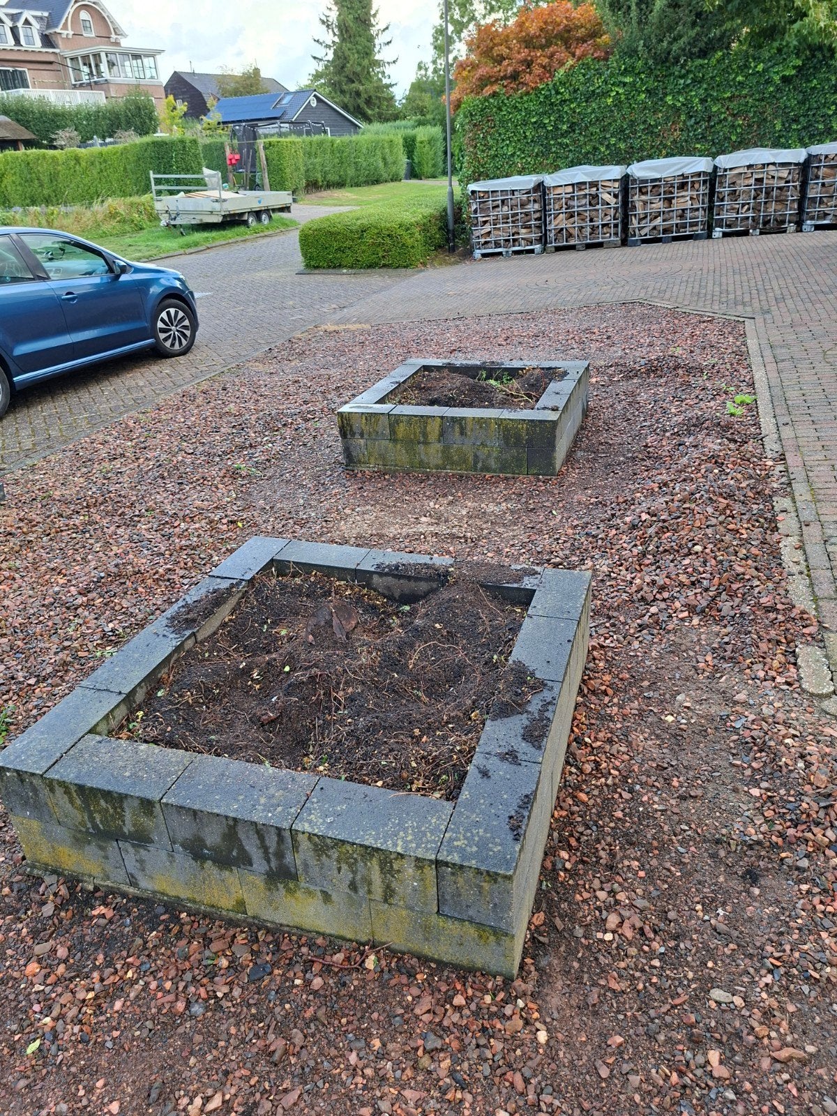 Twee antraciet plantenbakken van beton, Tuin en Terras, Ophalen, Gebruikt, Minder dan 30 cm, Minder dan 60 cm