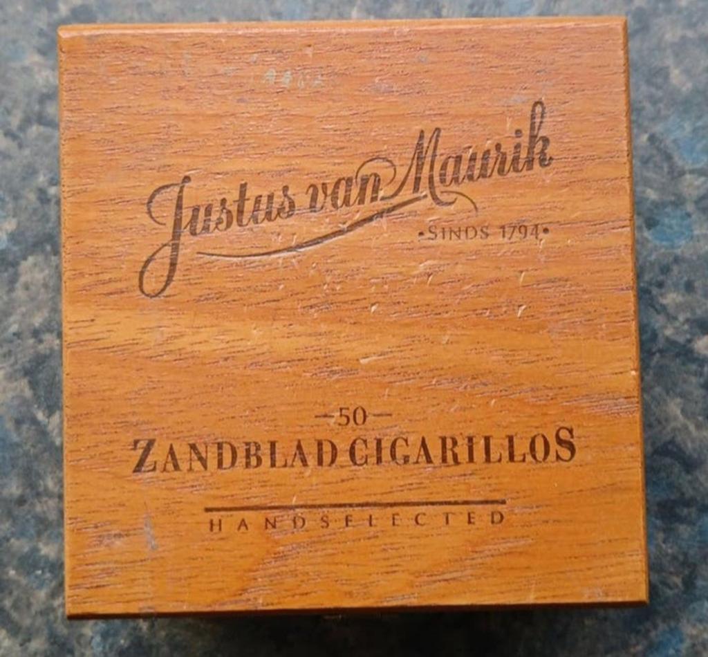 Sigarenkistje Justus van Maurik, 50 Zandblad Cigarillos., Verzamelen, Ophalen of Verzenden, Overige typen