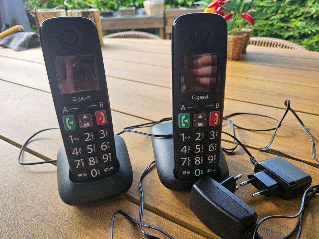 Gigaset E290 2 telefoontoestellen, Telecommunicatie, Vaste telefoons | Handsets en Draadloos, Ophalen