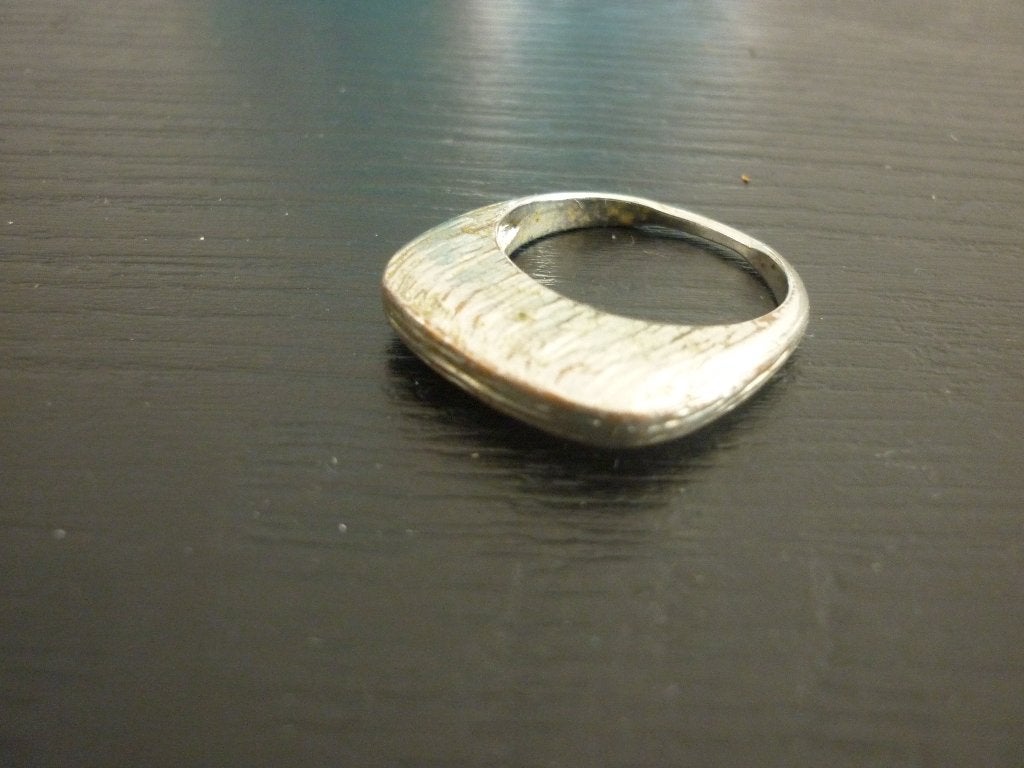 Ring metaal / damesring / sieraad zilverkleur - maat 20-21, 20 of groter, IJzer of Staal, Ophalen of Verzenden, Zo goed als nieuw