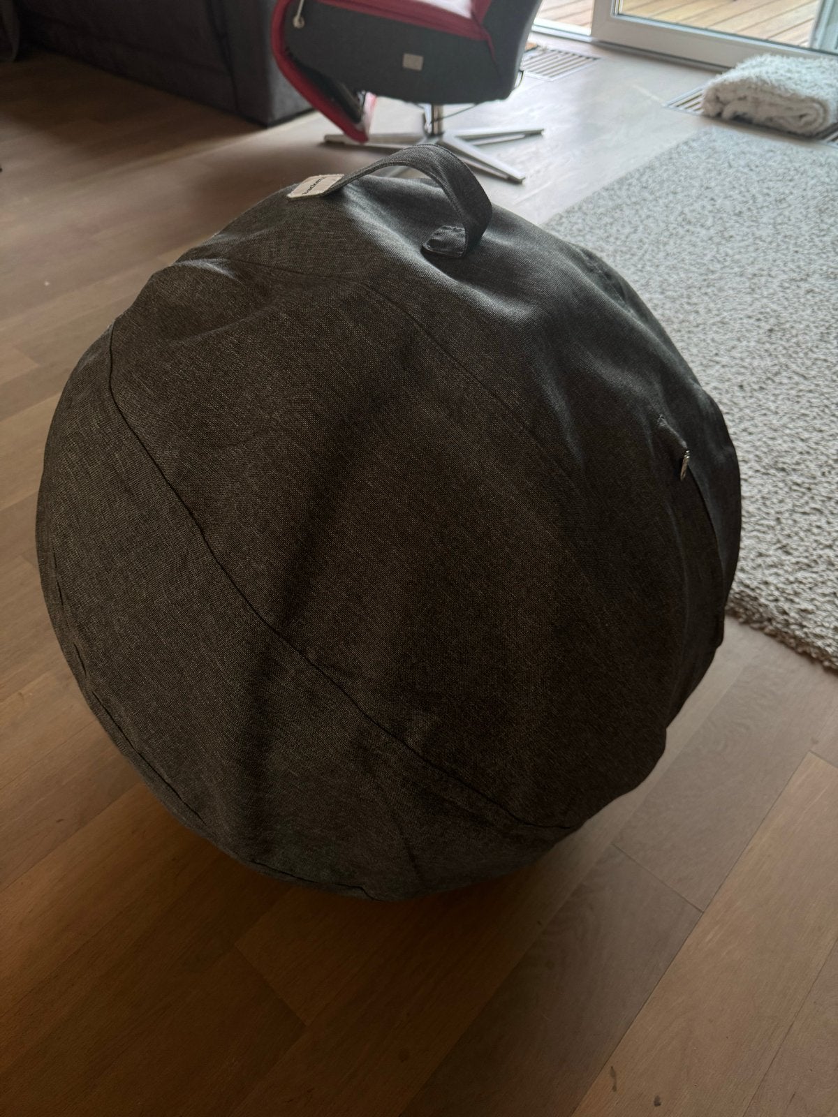 Donkergrijze zitbal/yogabal 75cm met hoes van Backerz, Huis en Inrichting, Zitzakken, Ophalen of Verzenden, Zo goed als nieuw