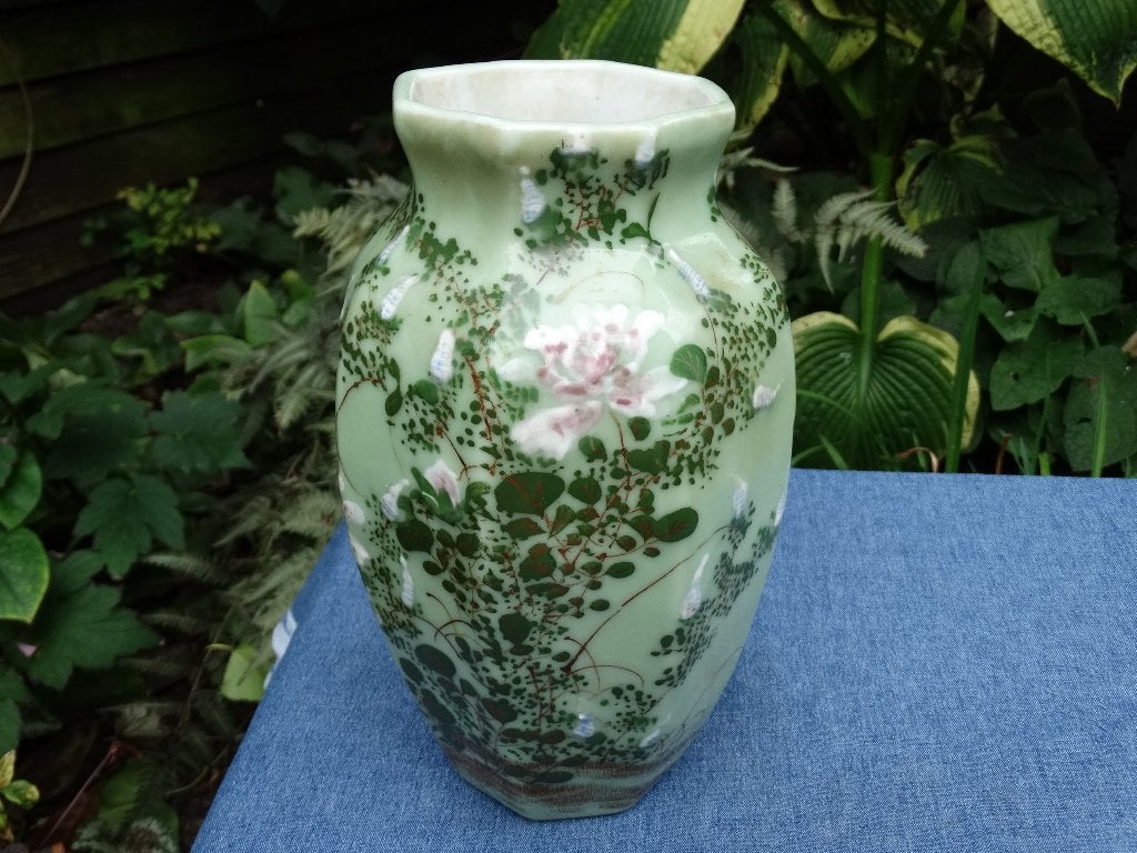 Celadon hoekige vaas, oosters, met bloemen, Japan, China, Antiek en Kunst, Ophalen
