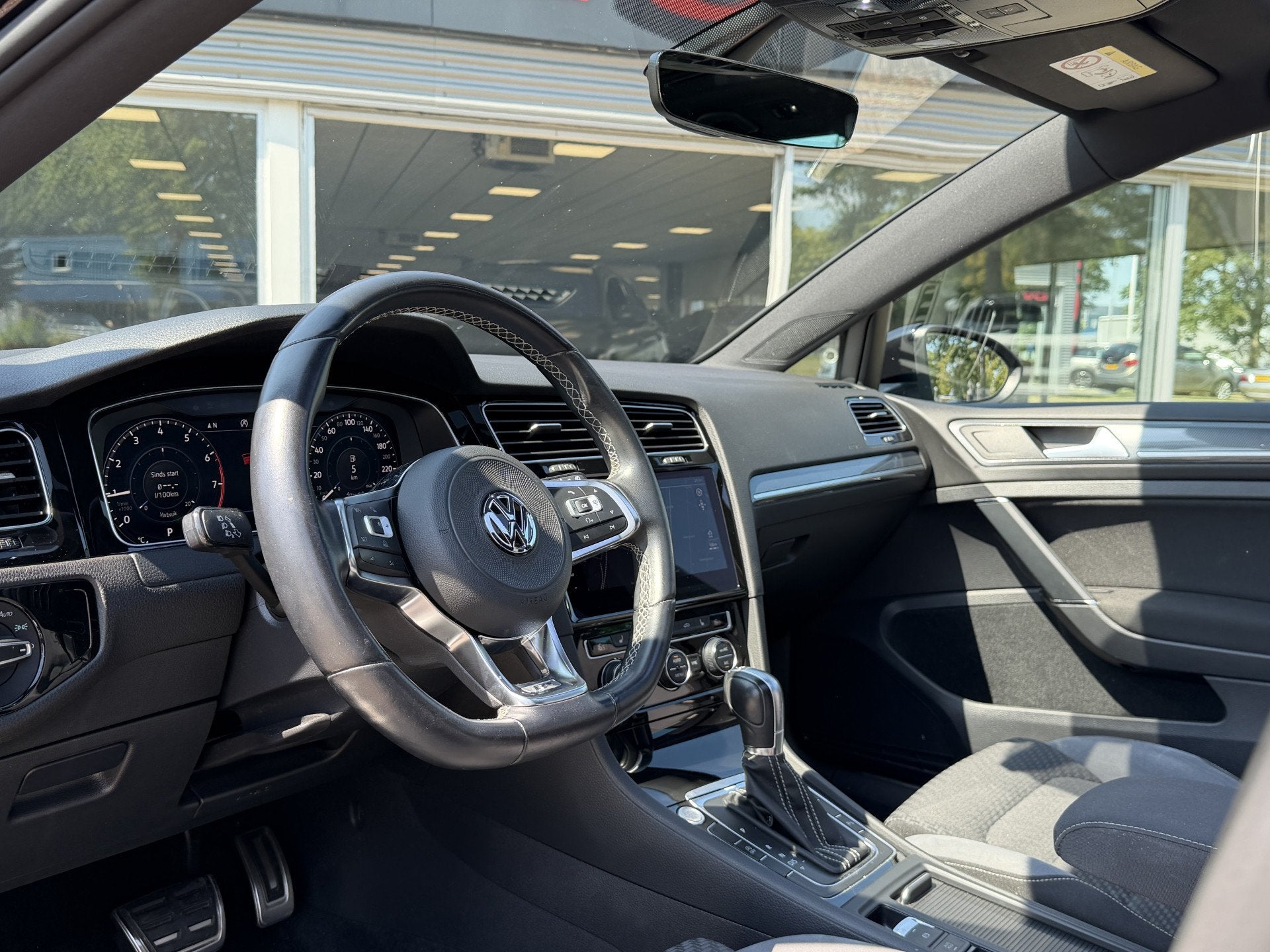 Volkswagen Golf Variant 1.5 TSI R-Line 2x | Panodak | Virtua, 4 cilinders, Alcantara, Zwart, Origineel Nederlands