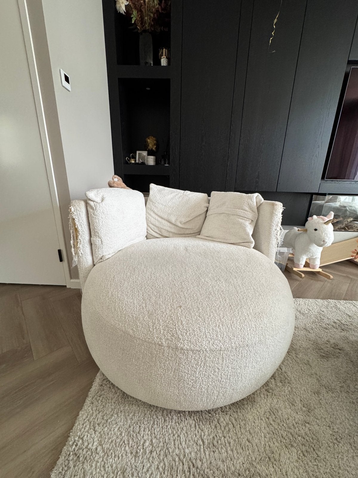Whoon Raffael Swing fauteuil – €1.138 nieuw – opknapper, Huis en Inrichting, Fauteuils, Ophalen, Gebruikt