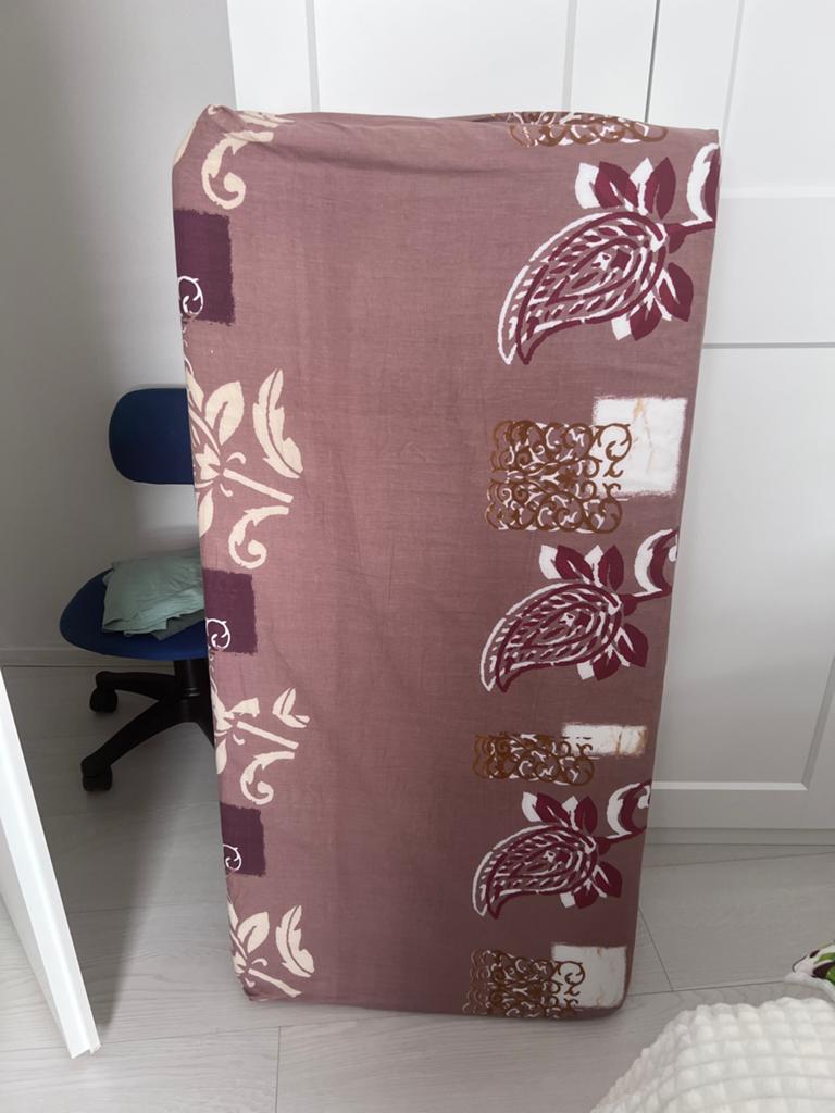 Comfortabel matras met hoes - Zo goed als nieuw, Huis en Inrichting, Slaapkamer | Matrassen en Bedbodems, Ophalen, 190 cm of minder