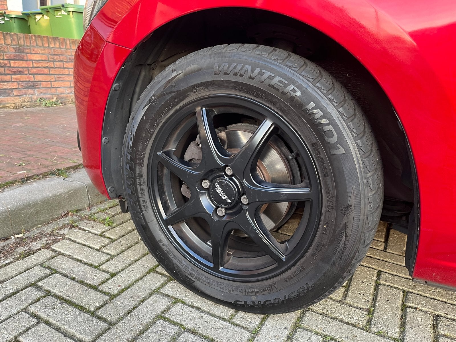 Winterbanden 185/65R15 met Intern action Ice velgen, Ophalen, Gebruikt, 15 inch, Banden en Velgen