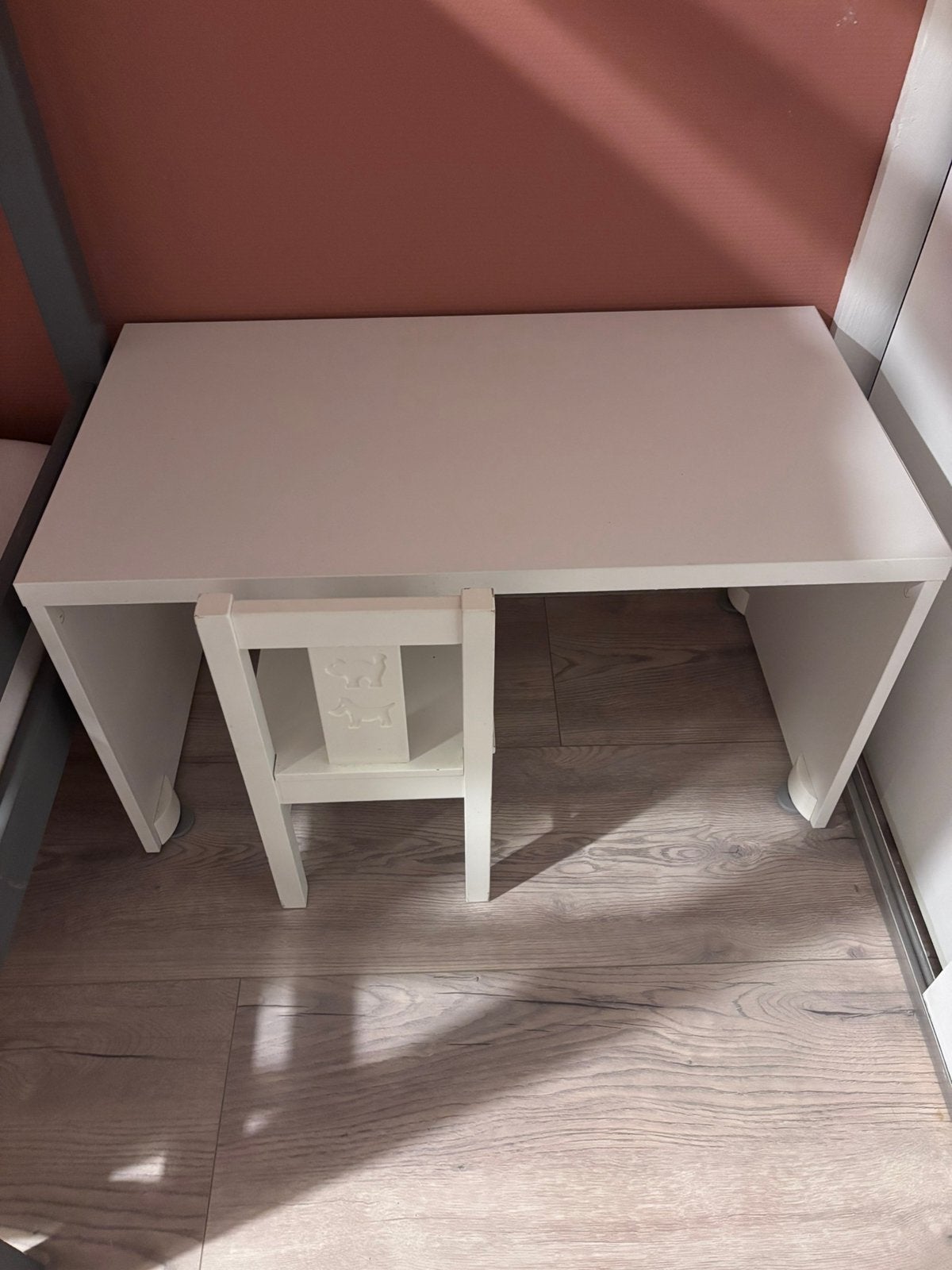Ikea smastad bureau met stoel, Ophalen, Zo goed als nieuw, Tafel(s) en Stoel(en)