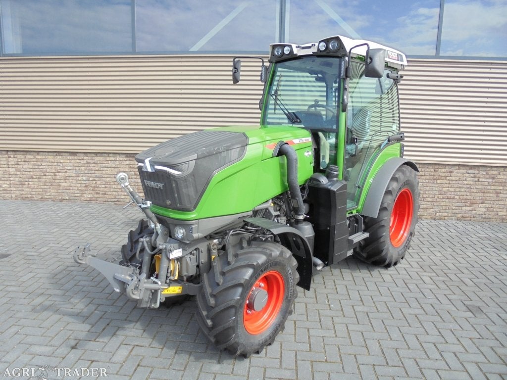 Fendt 210va vario smalspoor     209-211, 80 tot 120 Pk, Gebruikt, Tot 2500, Info@vandijkhouten.nl
