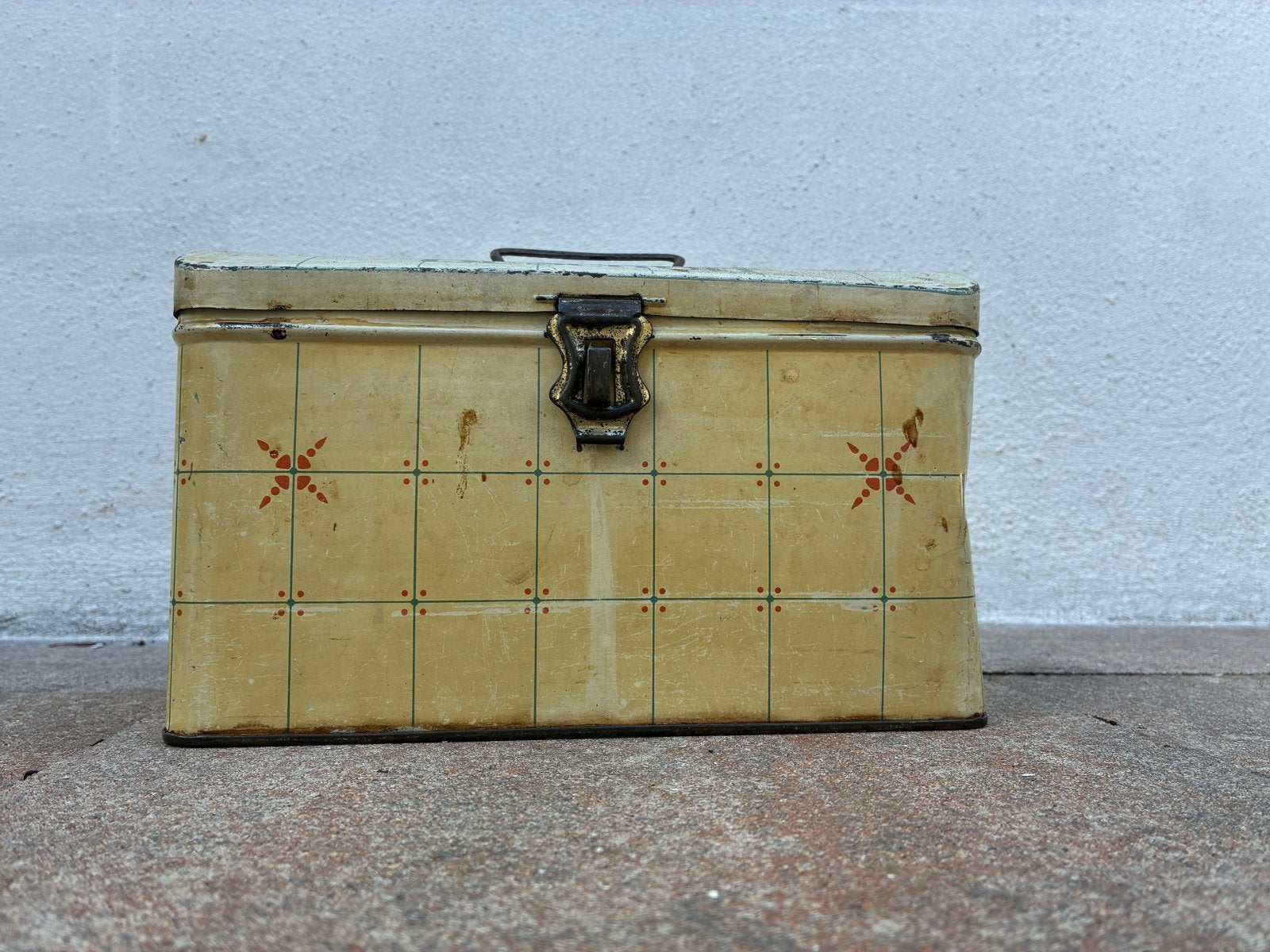 Vintage Beschuitbus - Crèmekleurig met Rood Patroon, Ophalen of Verzenden