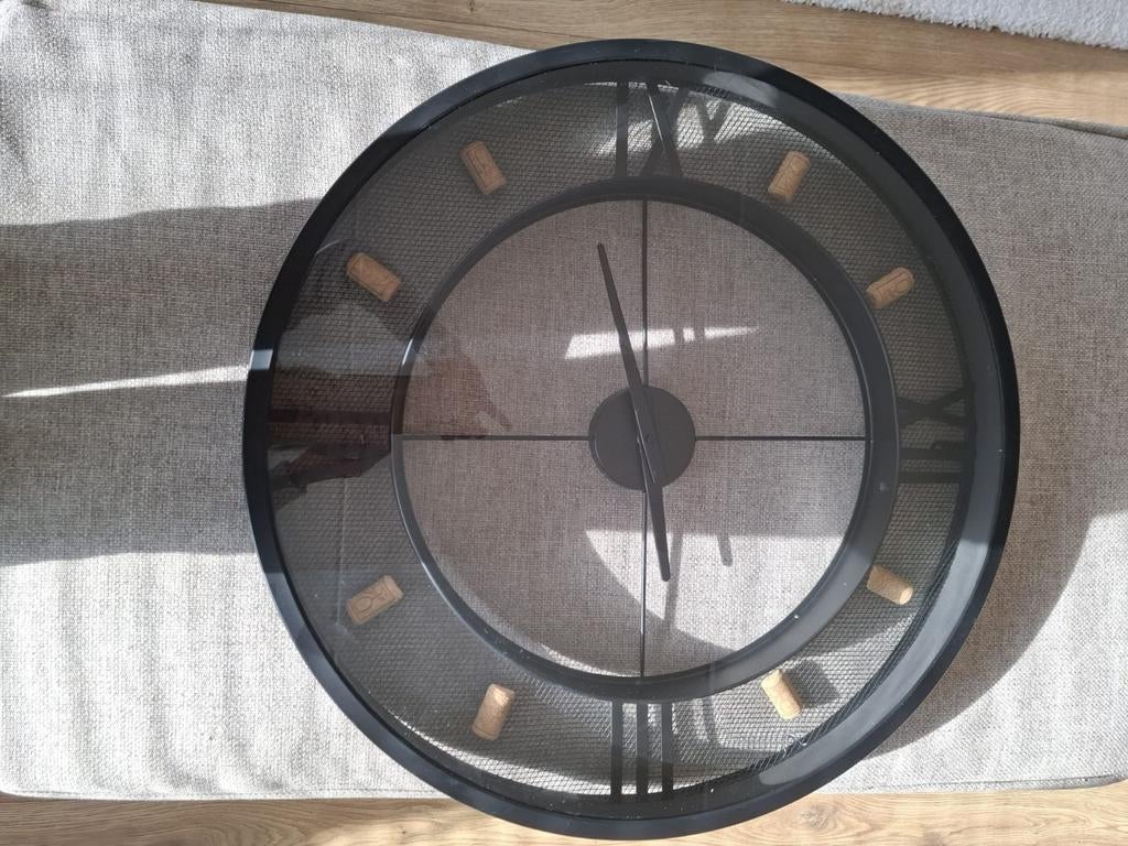 Grote leuke klok met kurk 58 cm zgan, Huis en Inrichting, Woonaccessoires | Schilderijen, Tekeningen en Foto's, Ophalen, 50 tot 75 cm