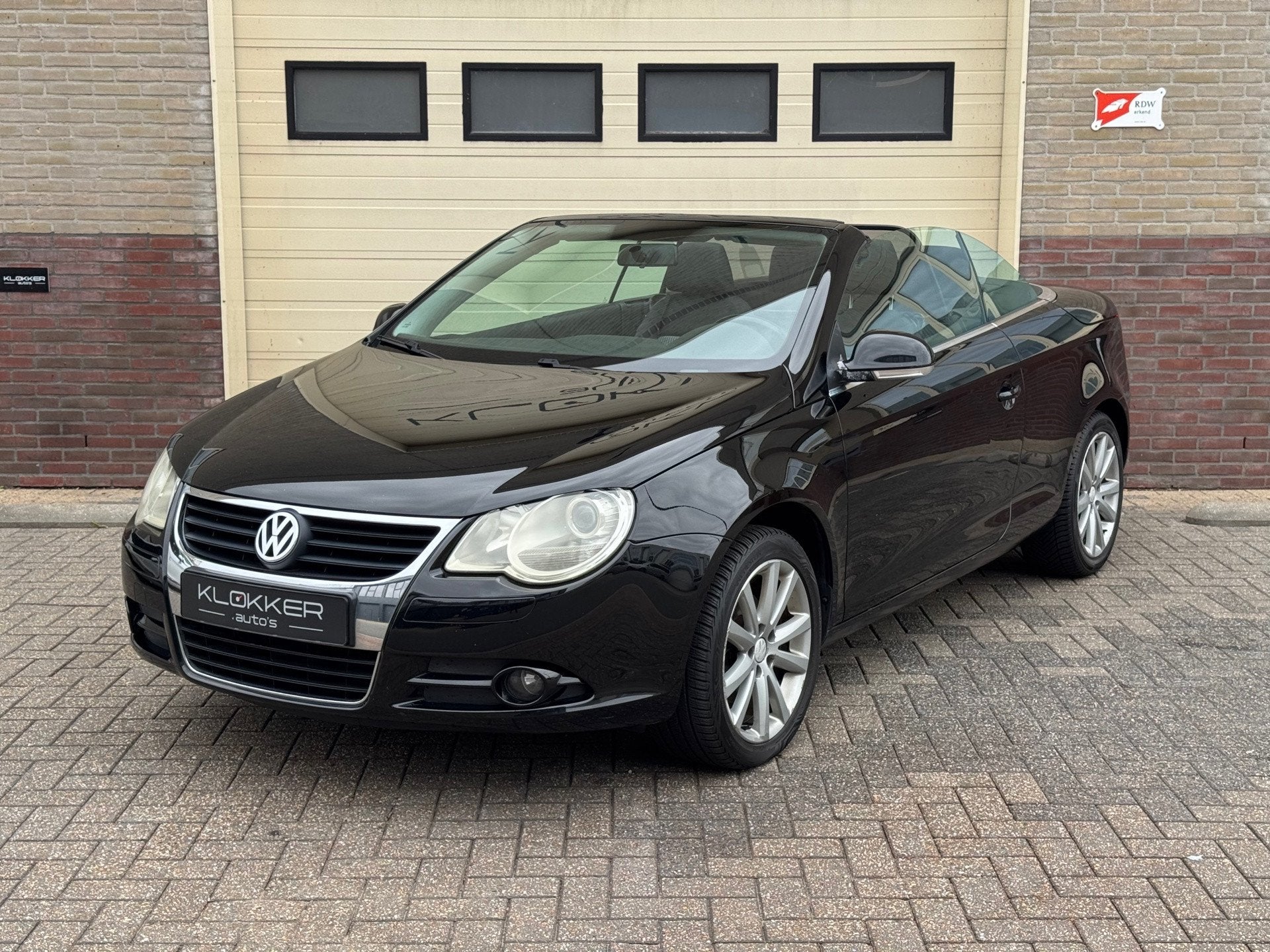 Volkswagen Eos 2.0-16v FSI Airco|Climate|Cruise|Recent onder, Voorwielaandrijving, Stof, Gebruikt, Zwart