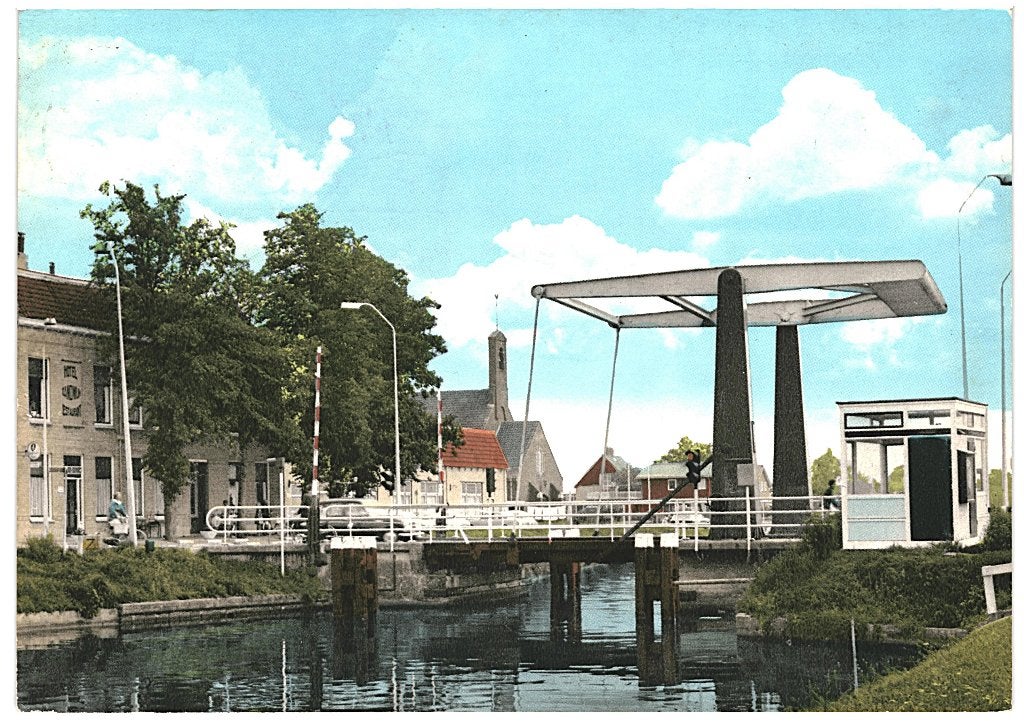 805542	Vriezenveen	Ov 1975 Brug	Gelopen met zegel