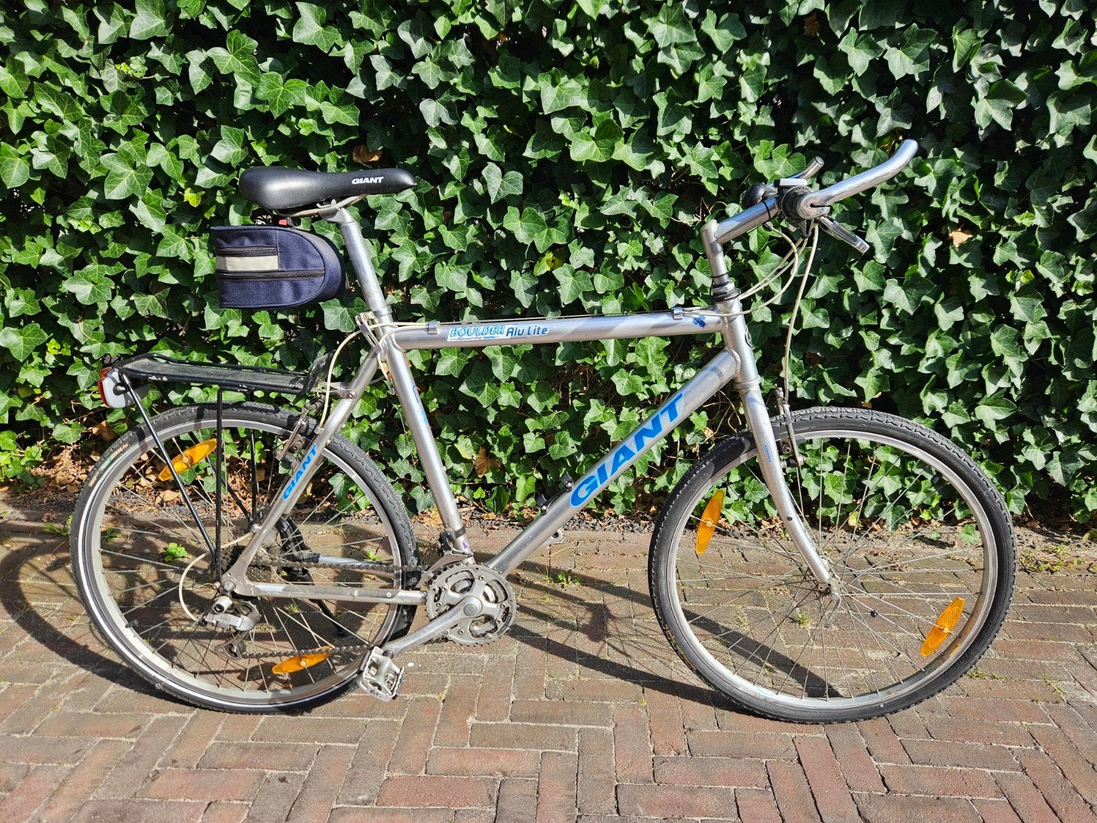 Foto 2 van fiets, mountainbike, Giant, boulder alu lite, 21.5 inch.