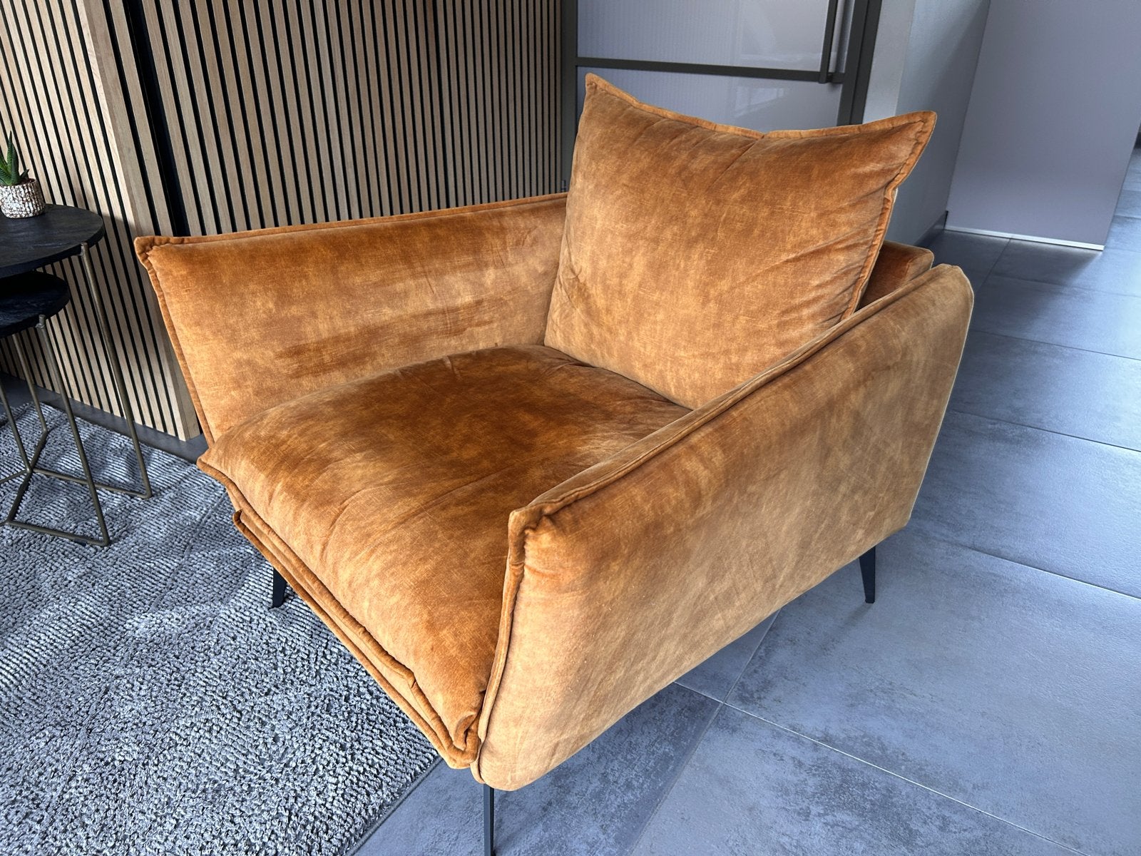 Fauteuil Sally vintage velvet - Goud / Okergeel, Huis en Inrichting, Ophalen, 75 tot 100 cm, Zo goed als nieuw, 75 tot 100 cm