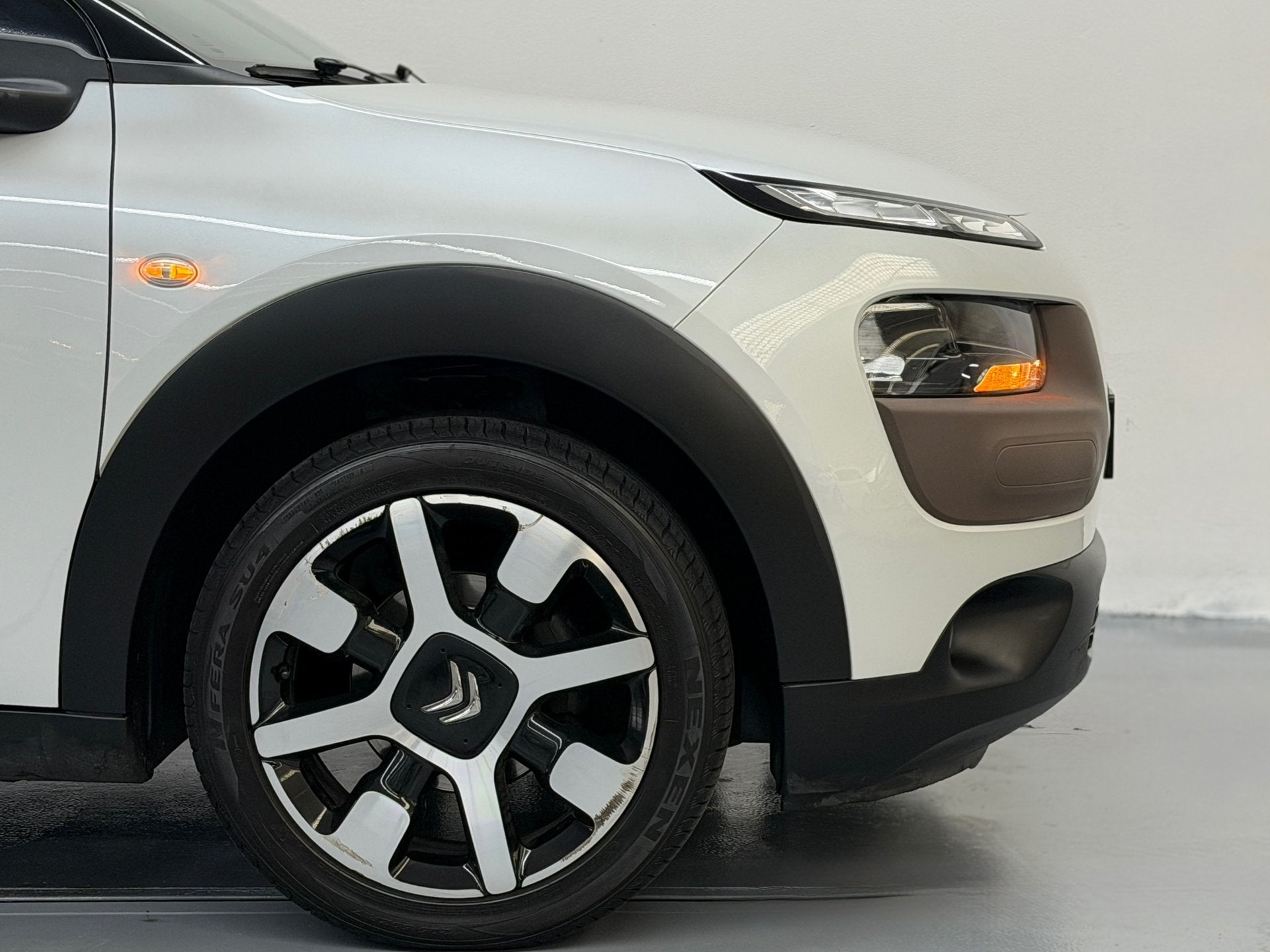 Foto 16 van Citroen C4 Cactus 1.2 PureTech Shine D.riem vervangen Camera