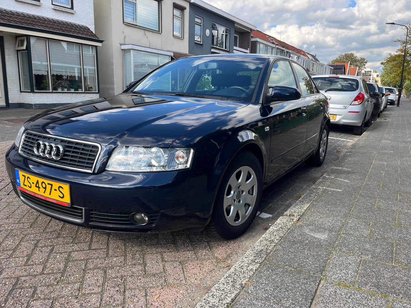 Audi A4 B6 2004 1.6, Auto's, Voorwielaandrijving, Stof, 40 €/maand, Blauw