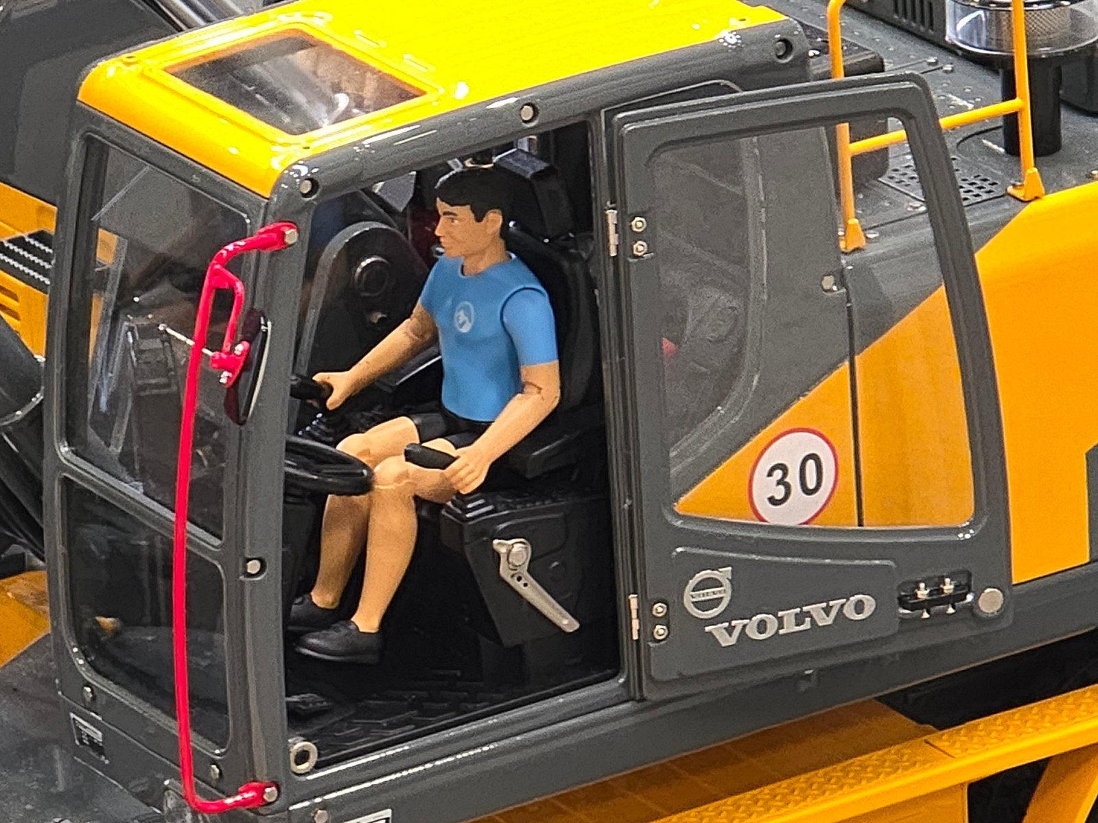 RC Volvo Graafmachine - Gedetailleerd Model, Hobby en Vrije tijd, Auto offroad, Schaal 1:14, Zo goed als nieuw, RTR (Ready to Run)