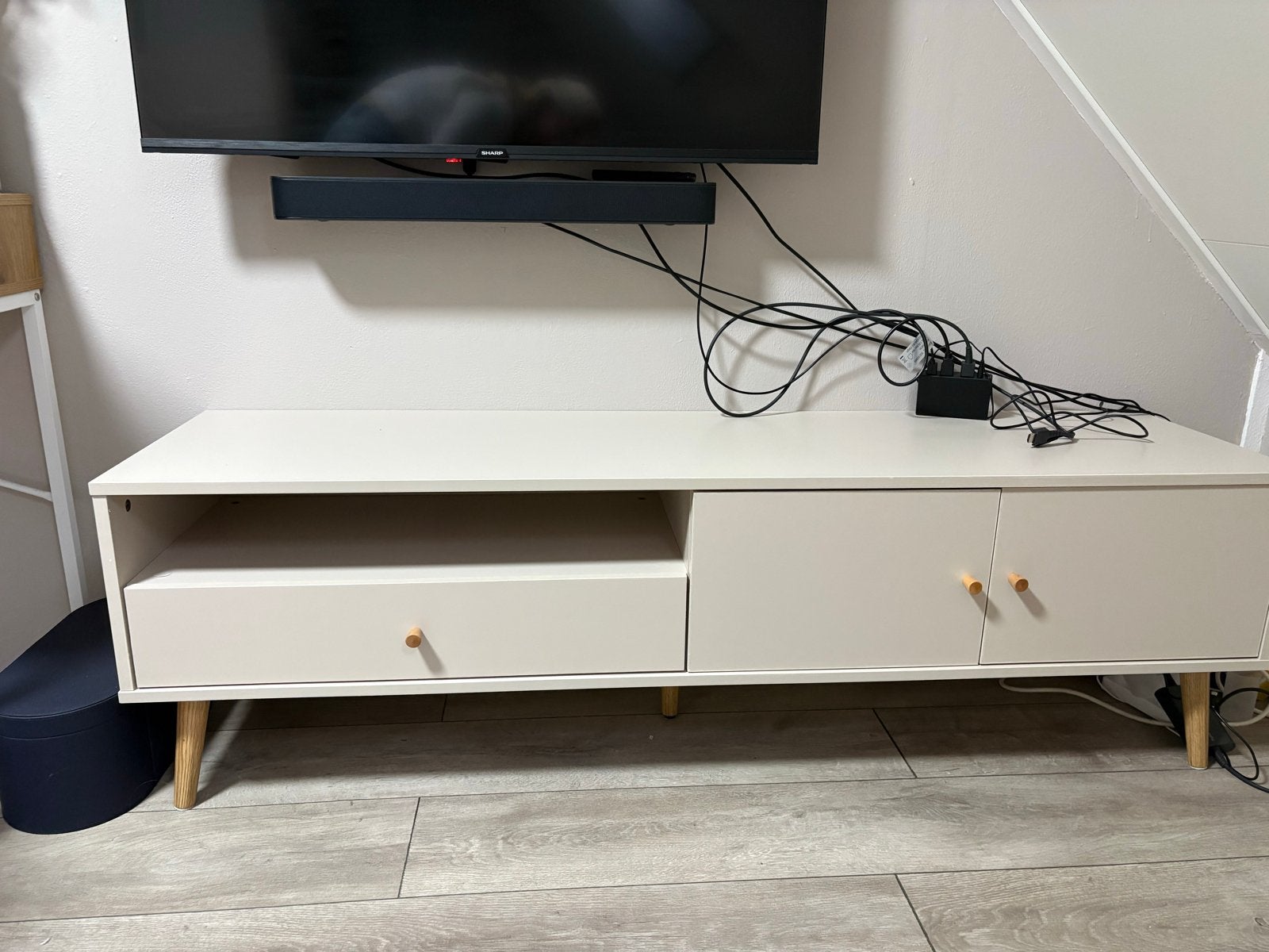 Modern TV-meubel met lades en kastjes, Ophalen, 100 tot 150 cm, Zo goed als nieuw, Minder dan 100 cm