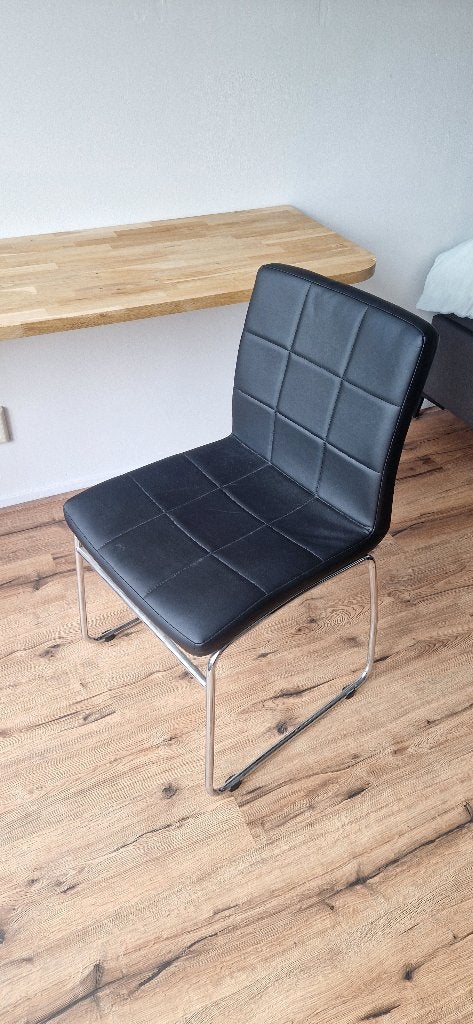 Eetkamerstoel HAMMEL JYSK, Ophalen, Kunststof, Zwart, Zo goed als nieuw