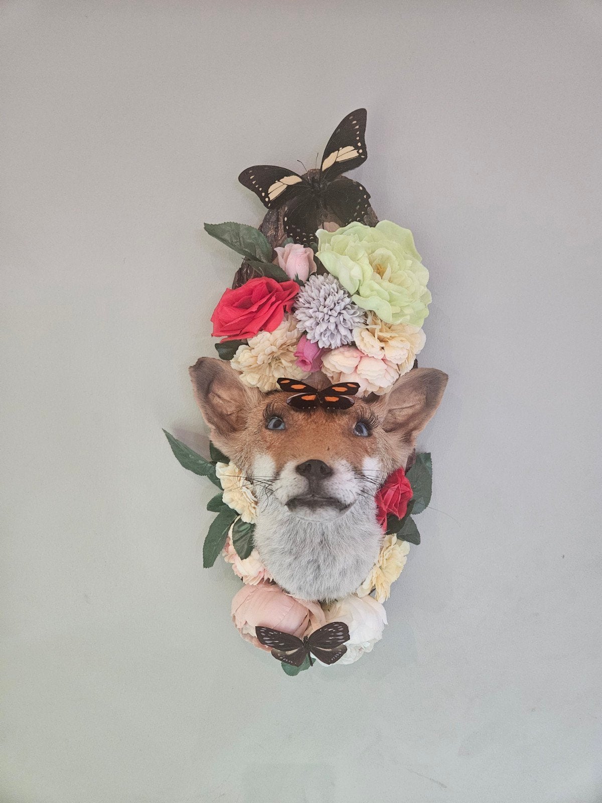 Taxidermy Vossen Kop met Bloemen en Vlinders, Ophalen of Verzenden, Nieuw, Wild dier, Opgezet dier
