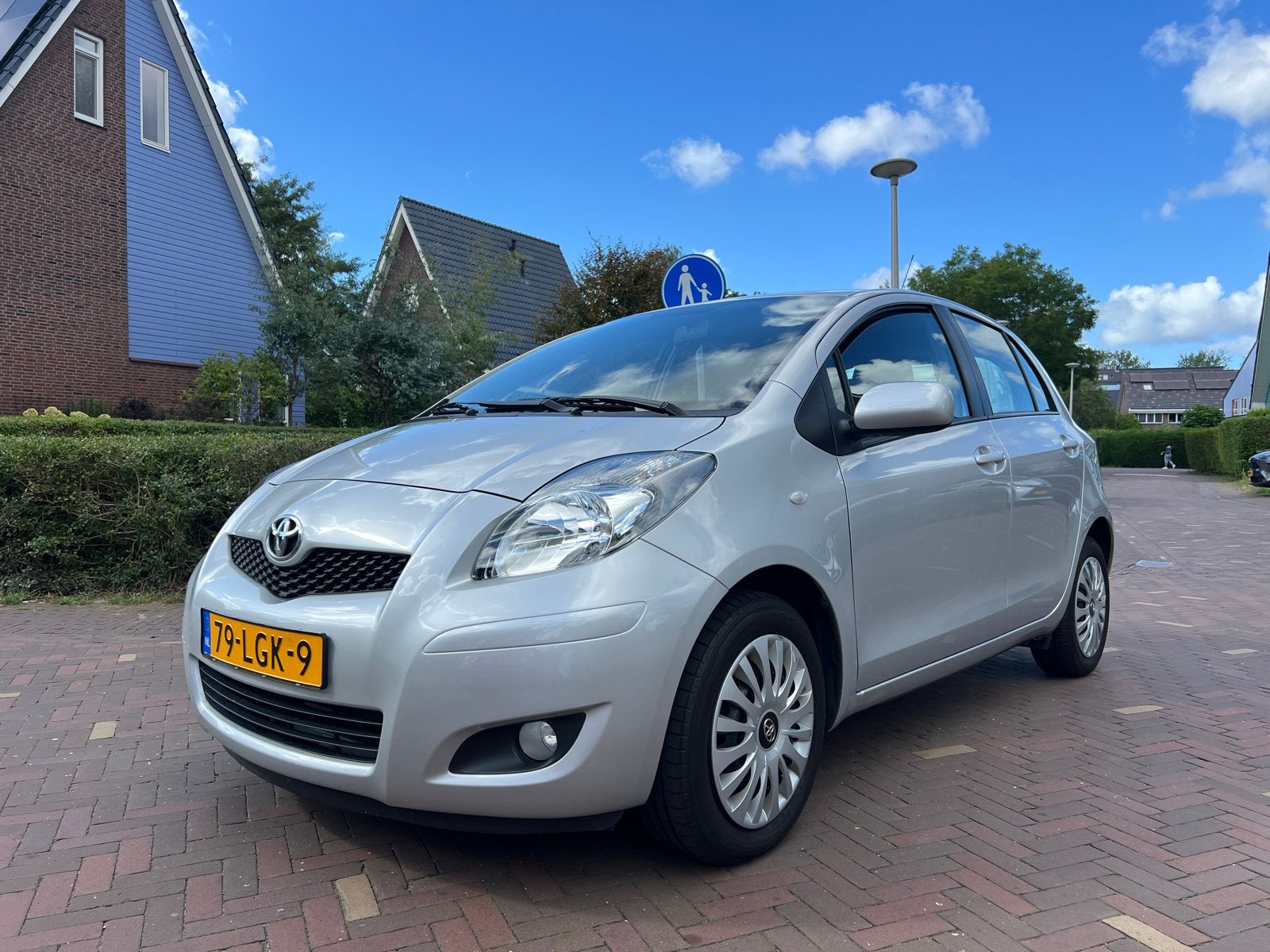 Toyota Yaris 1.3 VVTI Airco | NAP | Dealer Onderhouden, Voorwielaandrijving, 40 €/maand, 4 cilinders, 100 pk