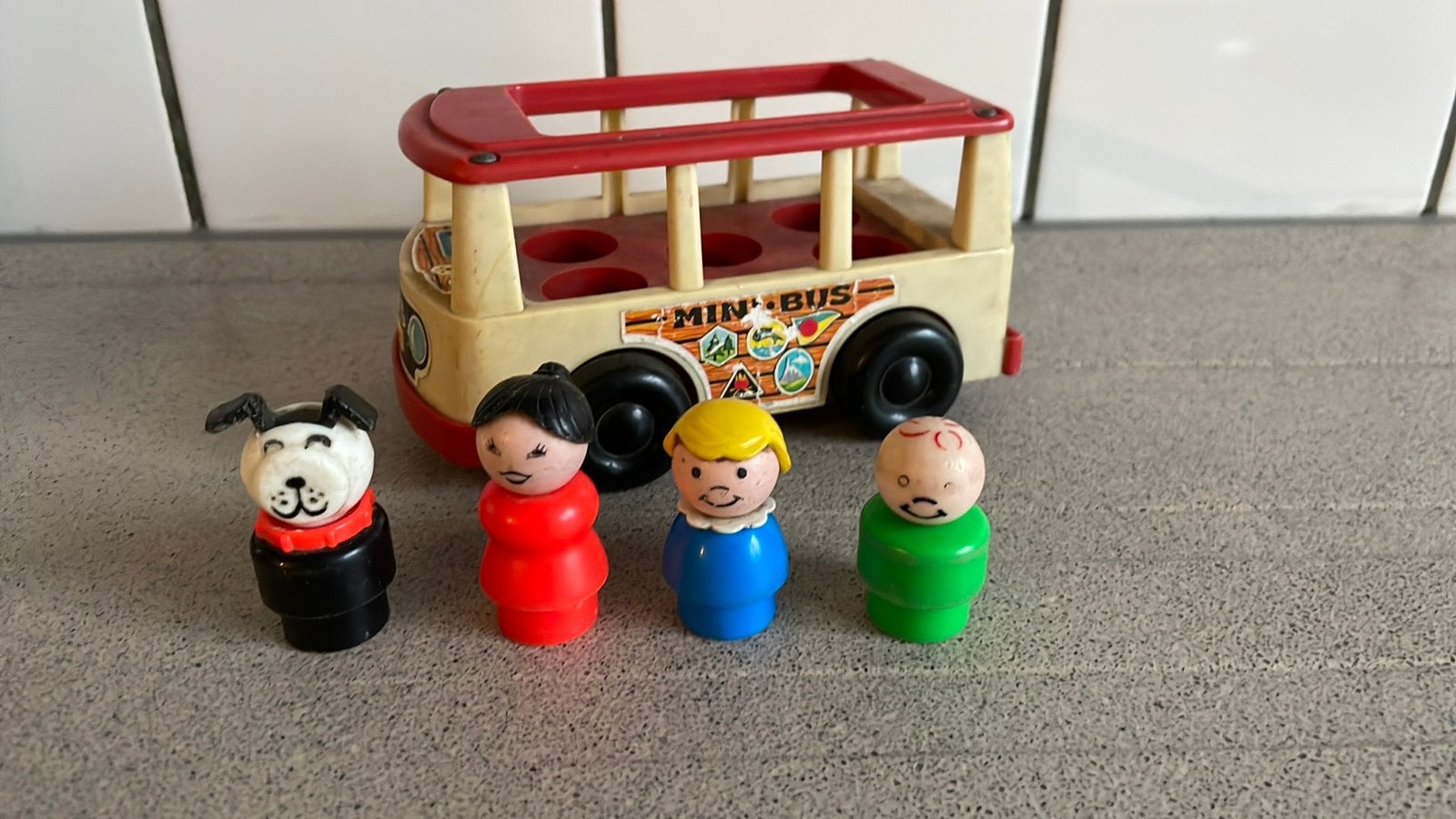 Fisher Price schoolbus vintage retro met 3 poppetjes en hond, Ophalen of Verzenden, Zo goed als nieuw