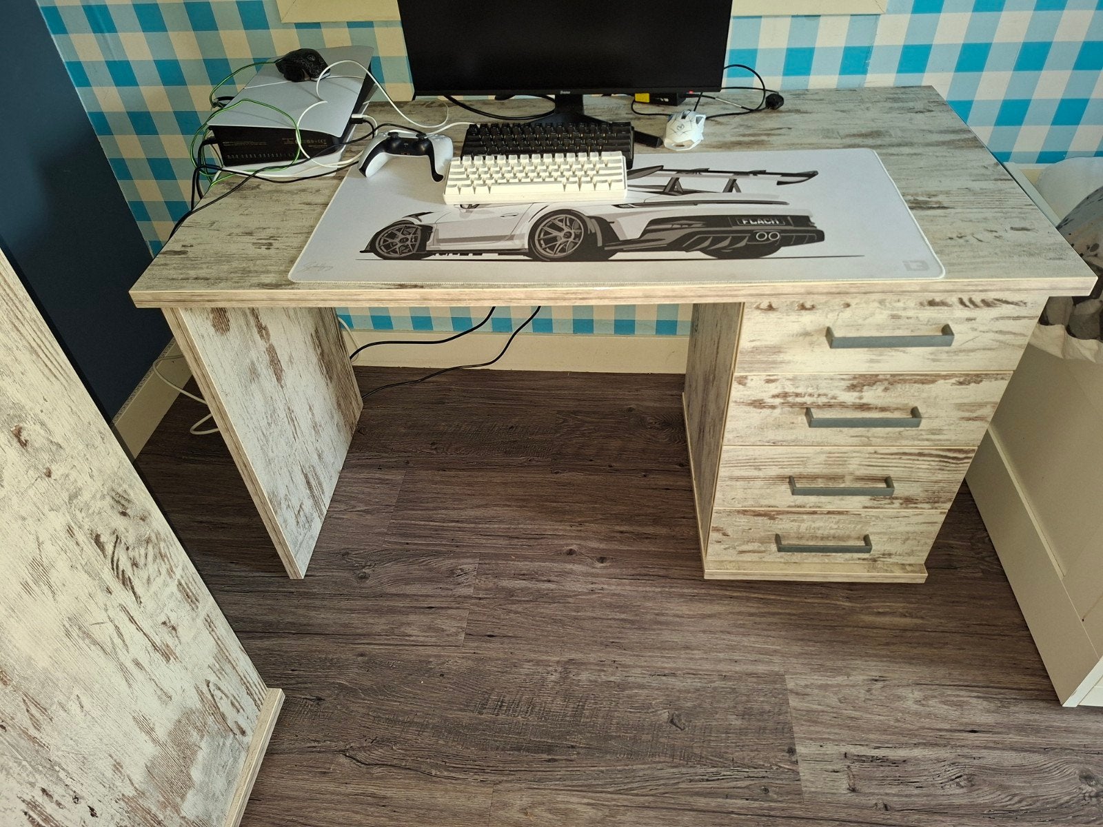 Bureau met lades en bijpassende kledingkast, Ophalen, Met lades, Gebruikt