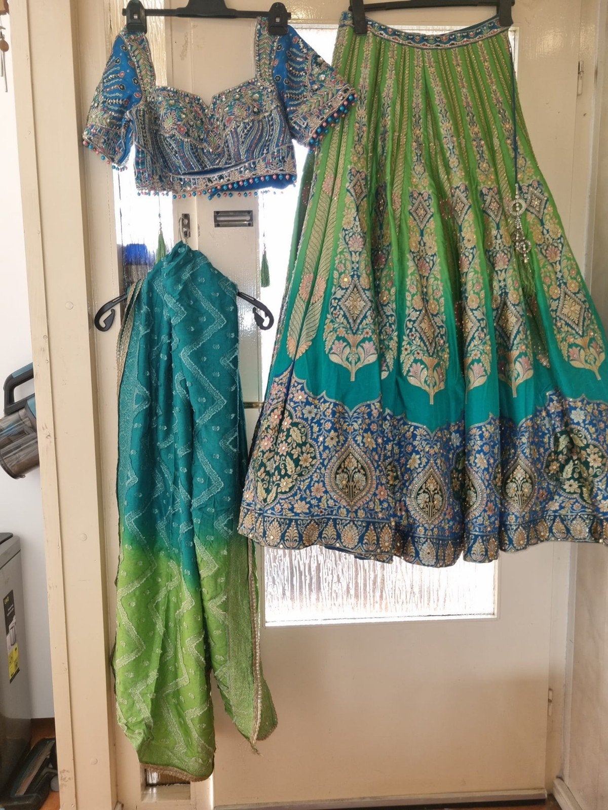 Prachtige Indiase Lehenga Choli - Groen & Blauw, Kleding | Dames, Gelegenheidskleding, Maat 38/40 (M), Overige typen, Ophalen of Verzenden