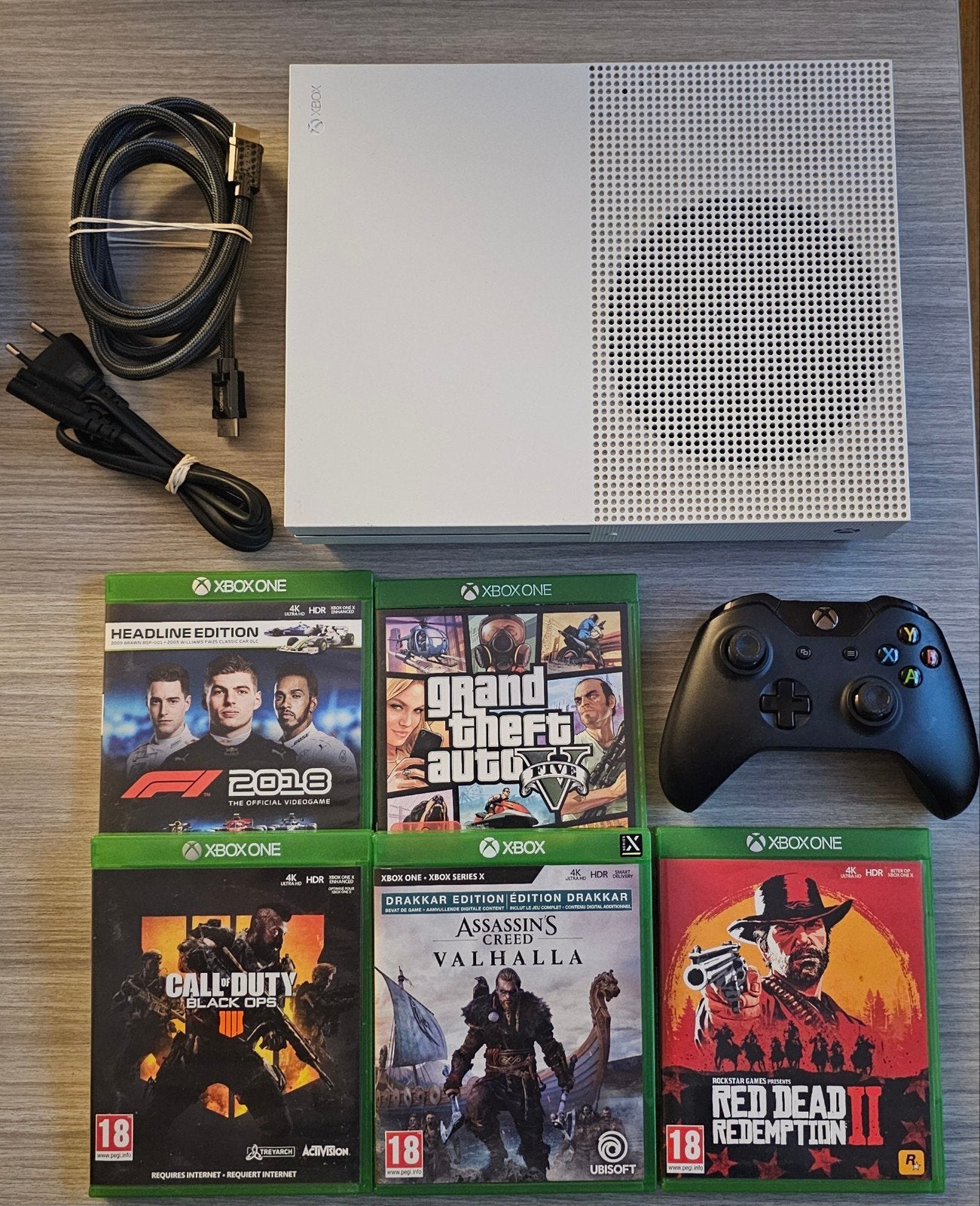 Xbox One S 1TB Compleet Set + 5 games & Controller, 1 speler, Ophalen of Verzenden, Gebruikt, Vanaf 3 jaar