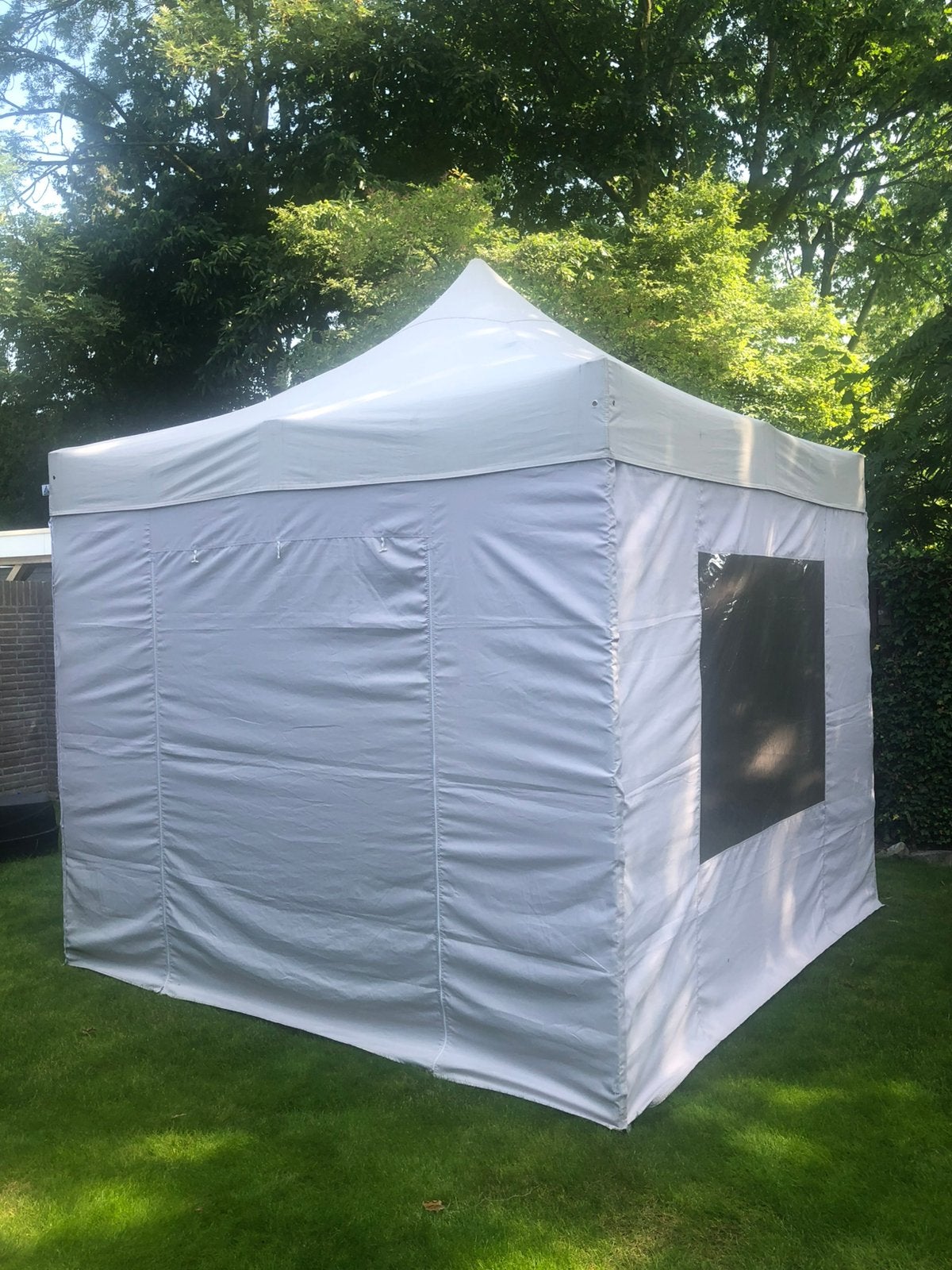 Partytent    3-3    —— TE HUUR ——          Halloween 🎃, Ophalen, Nieuw, Minder dan 5 meter