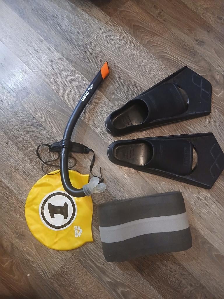 Arena zwemset: zoomers, pullbuoy, snorkel, badmuts, Sport en Fitness, Overige Sport en Fitness, Ophalen of Verzenden, Gebruikt