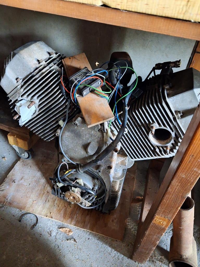 Moto guzzi callifornia 2 motorblok met silent hectic ontstek, Motoren, Ophalen