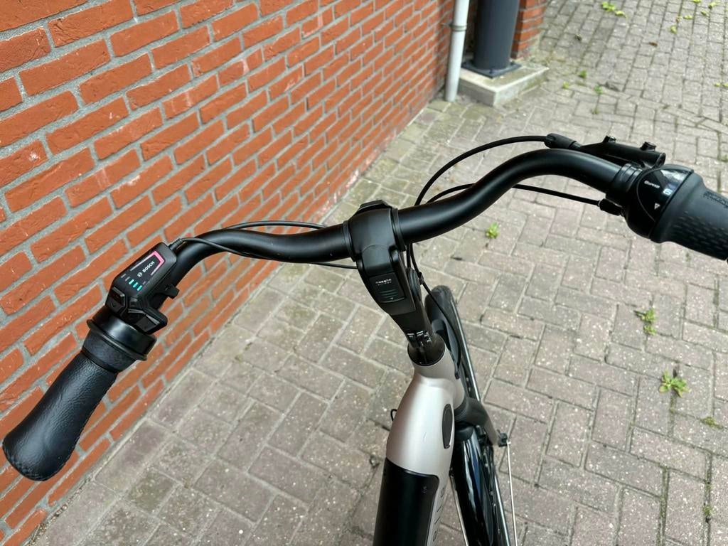 Gazelle e-bike damesfiets, beige, framemaat 58, Ophalen of Verzenden, Zo goed als nieuw, 59 cm of meer, 50 km per accu of meer