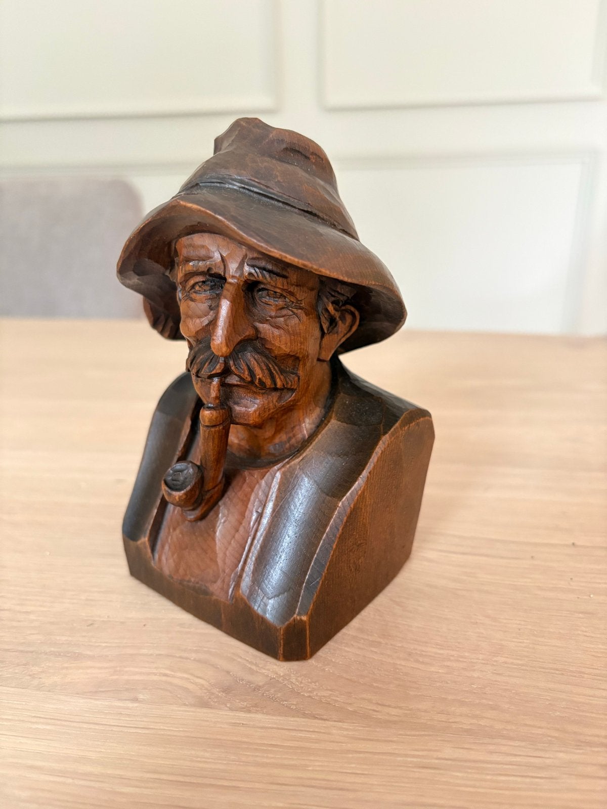 Houten Buste van Man met Pijp - Gesigneerd HW, Antiek en Kunst, Minder dan 20 cm, Buste, Ophalen of Verzenden, Handgemaakt