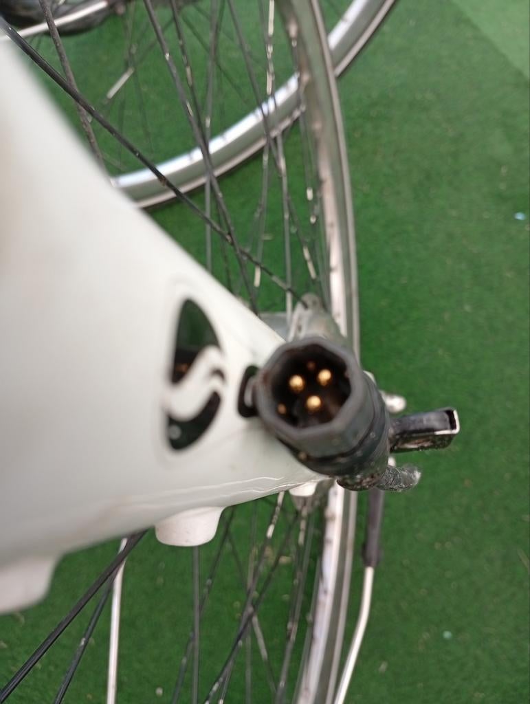 gezocht voorwiel giant twist 36 volt, Fietsen en Brommers, Fietsonderdelen, Gebruikt, Staal, Giant, Motor