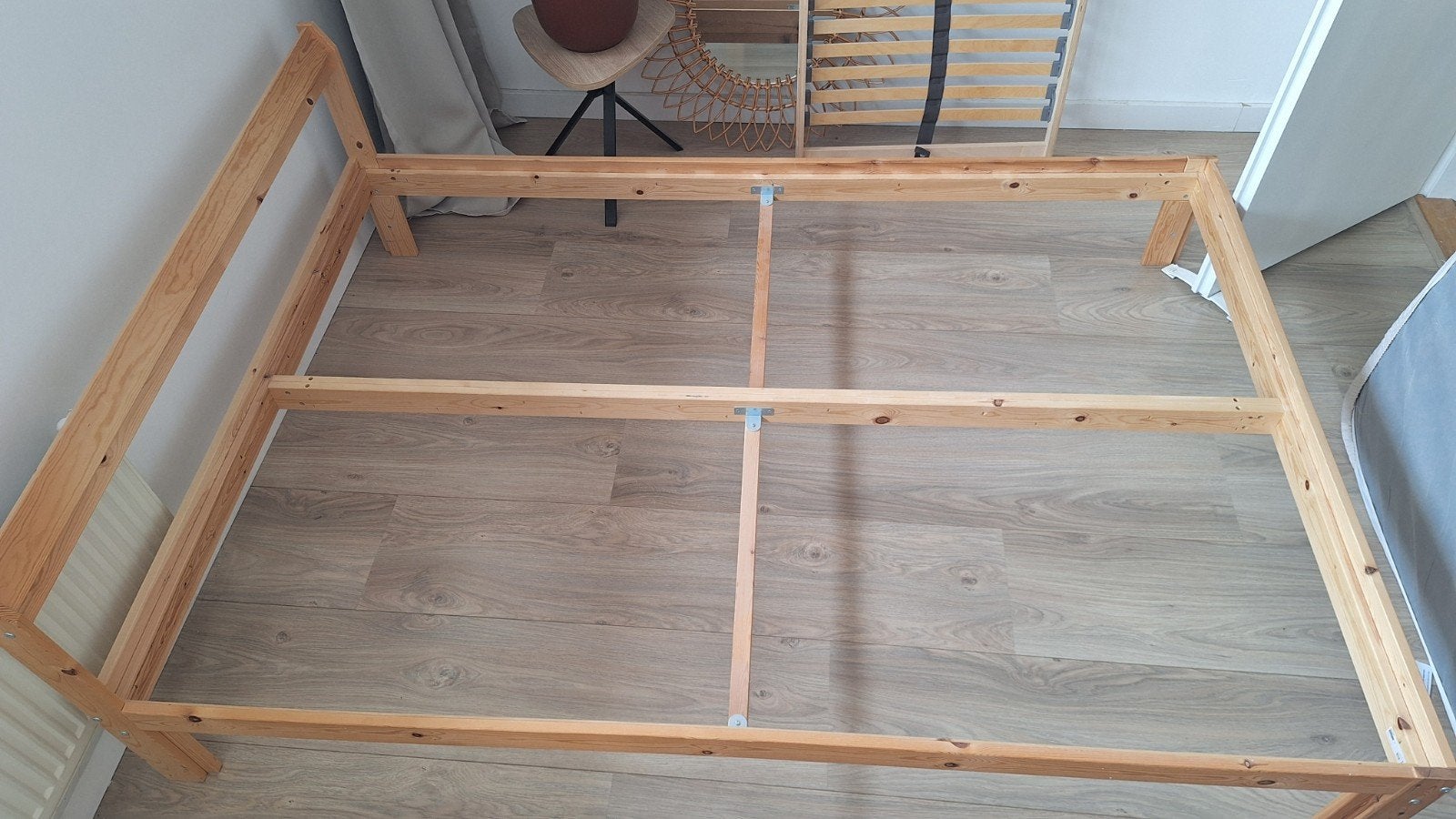 Bedframe 140x200 NEIDEN grenen, Huis en Inrichting, Ophalen, Gebruikt, 140 cm, Twijfelaar