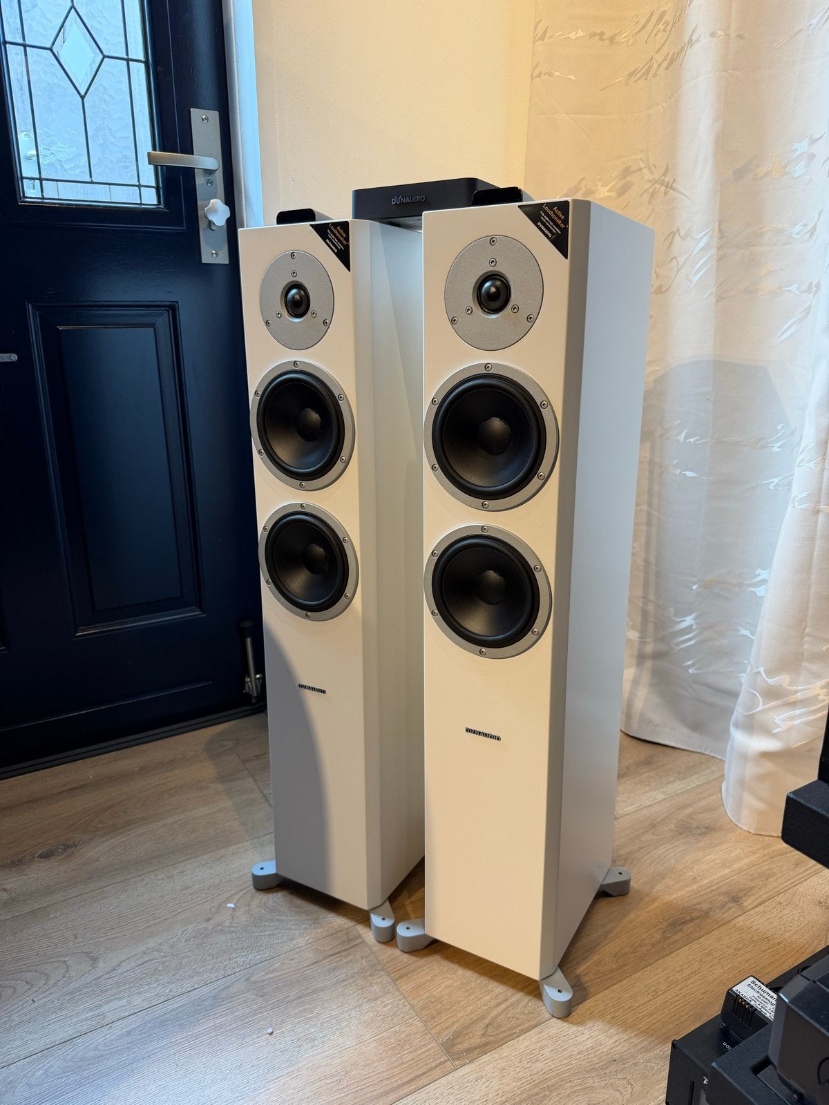 Dynaudio XEO 6 Vloerstaande Speakers Inclusief Hub, Vloerstaande luidspreker, Ophalen of Verzenden, Zo goed als nieuw, /