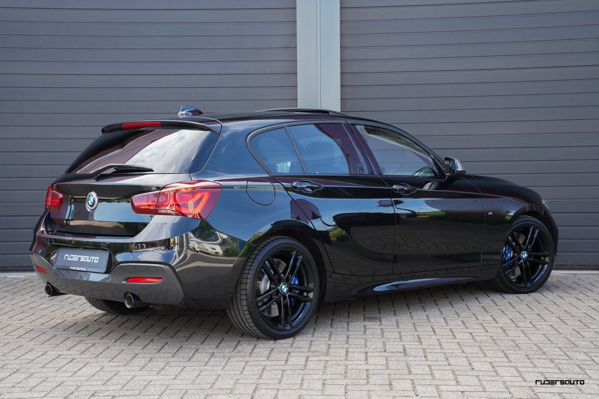 BMW 1-serie M140i LCI2 | Schuifdak | Navi Pro | Stuurverwarm, Auto's, BMW, Achterwielaandrijving, Gebruikt, Bedrijf, 2998 cc