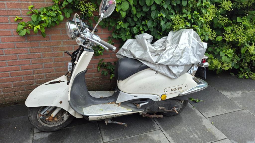 Scooter RG-50 - Opknapper/Onderdelen, Fietsen en Brommers, Ophalen, Gebruikt, Overige typen, Overige merken