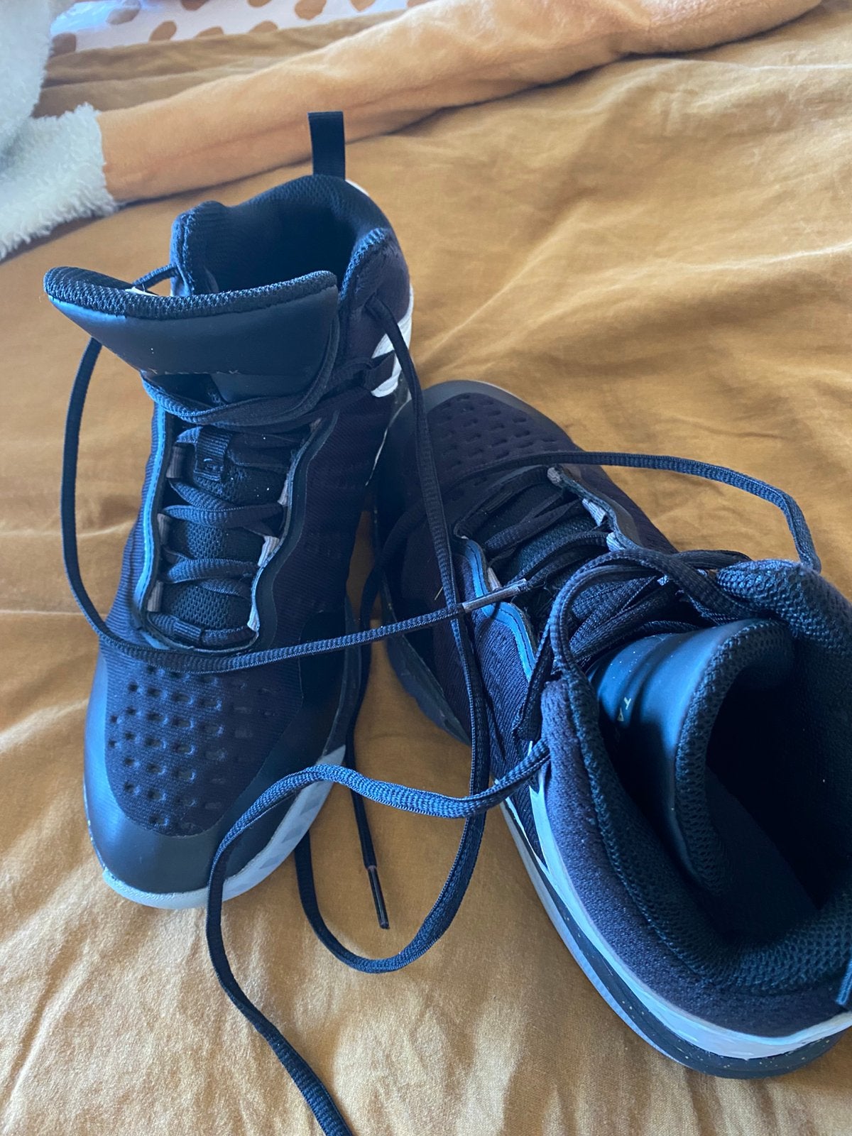 Baskrtbal schoenen maat 36/37, Ophalen of Verzenden, Zo goed als nieuw, Schoenen