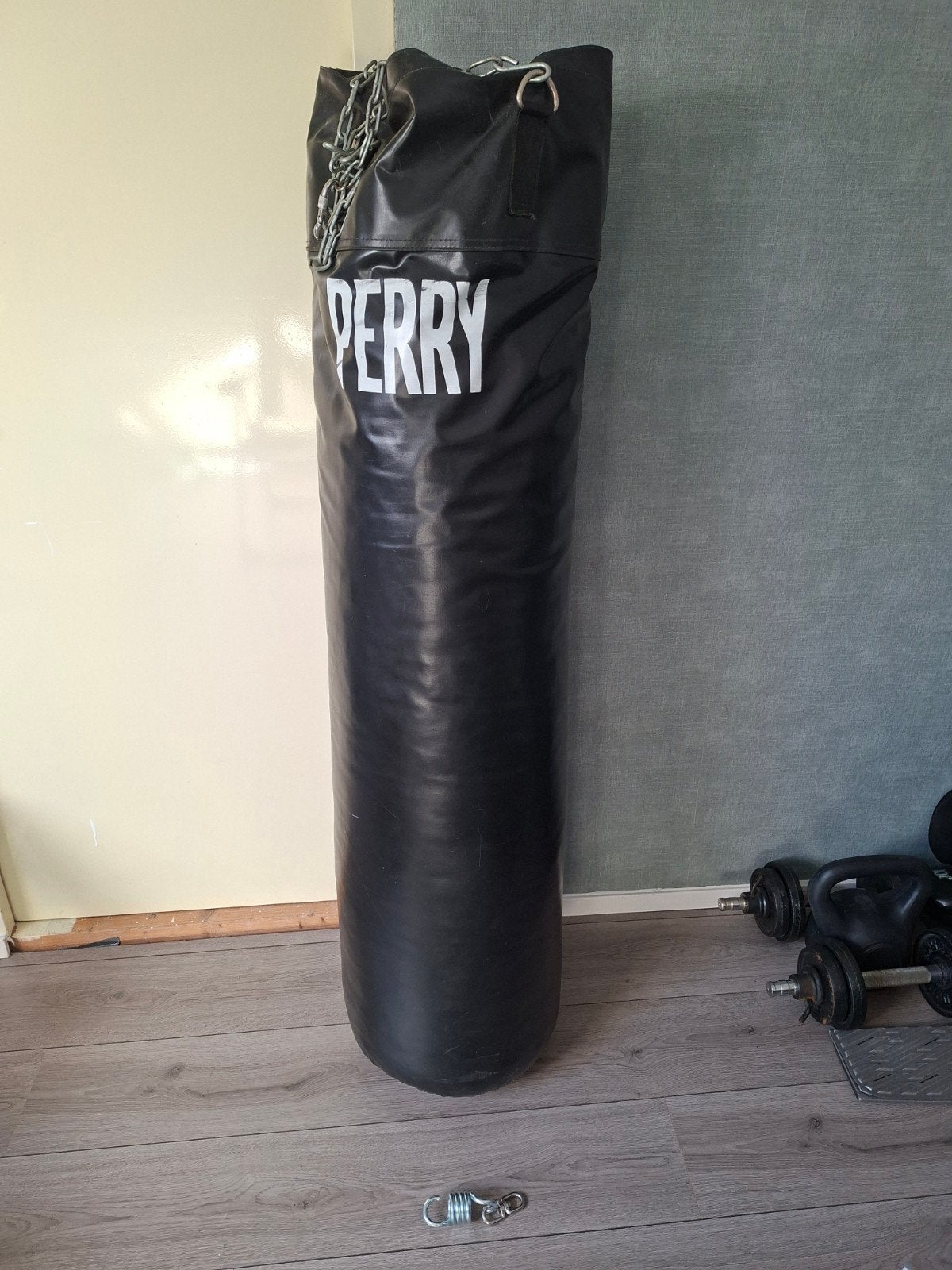 Perry bokszak +/- 50 kg/ +/- 1,5M hoog/ incl beugels, Sport en Fitness, Ophalen, Gebruikt, Bokszak