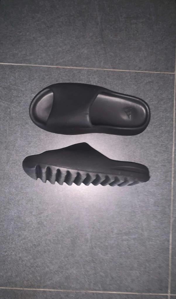 Yeezy slides nieuw, Slippers, Zwart, Nieuw, Ophalen of Verzenden