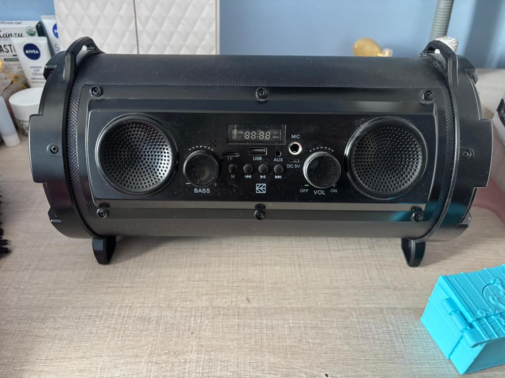 Good working radio / karakoke, Auto diversen, Autospeakers, Ophalen of Verzenden, Gebruikt