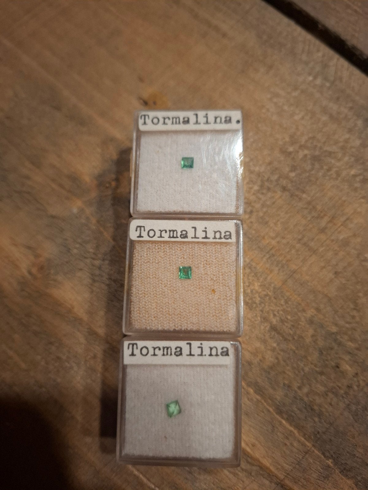 Toermalijn Madagaskar - F 23 (3 stuks), Ophalen of Verzenden, Zo goed als nieuw