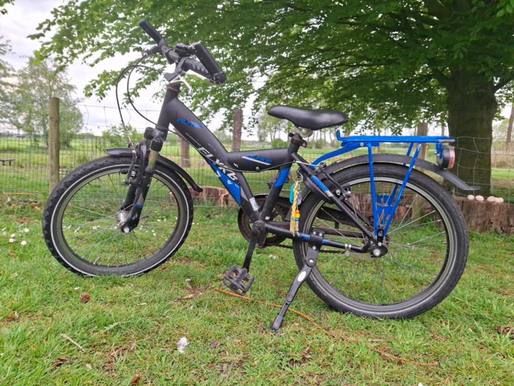 Stoere blauw met zwarte jongensfiets, Fietsen en Brommers, Ophalen, Gebruikt, Terugtraprem, Overige merken