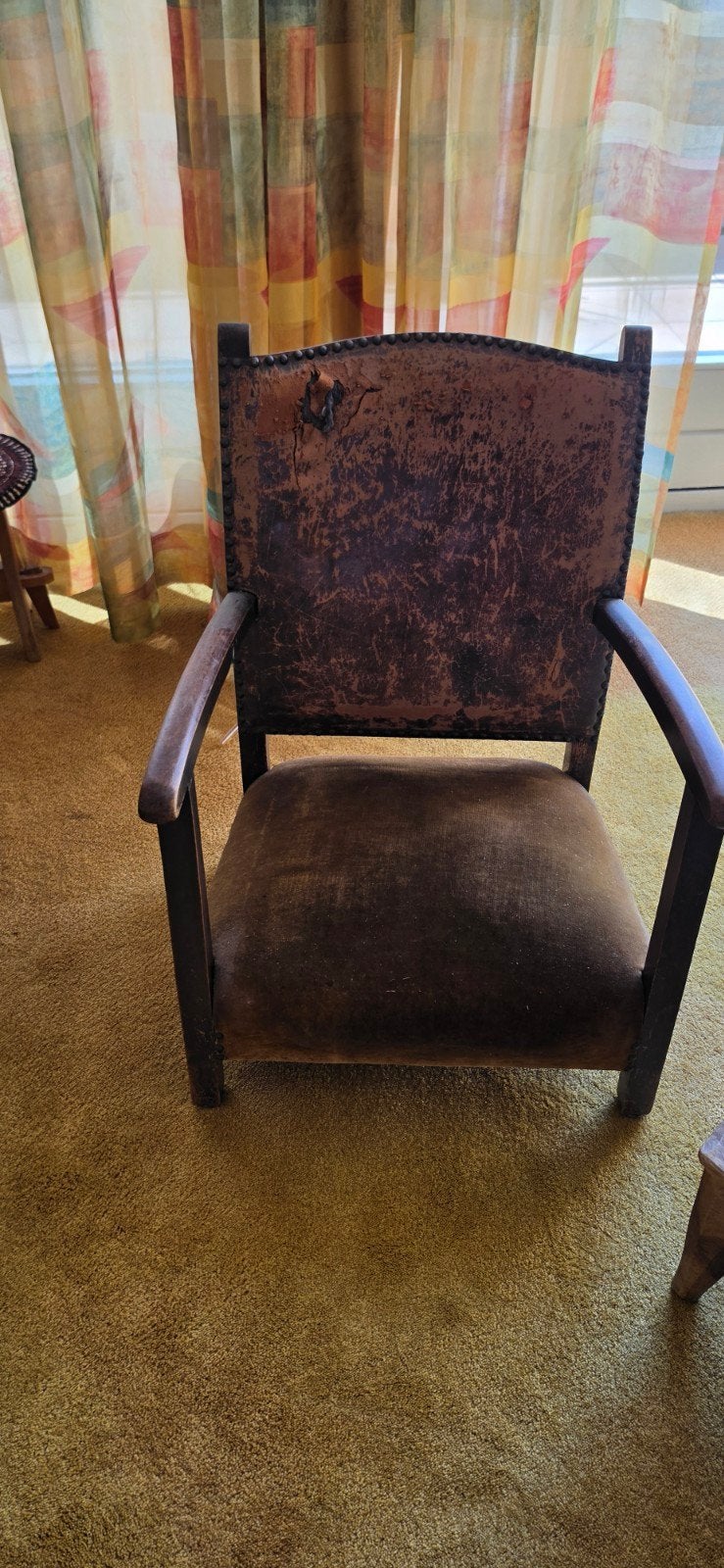 Antieke houten stoel met lederen bekleding, Antiek en Kunst, Ophalen