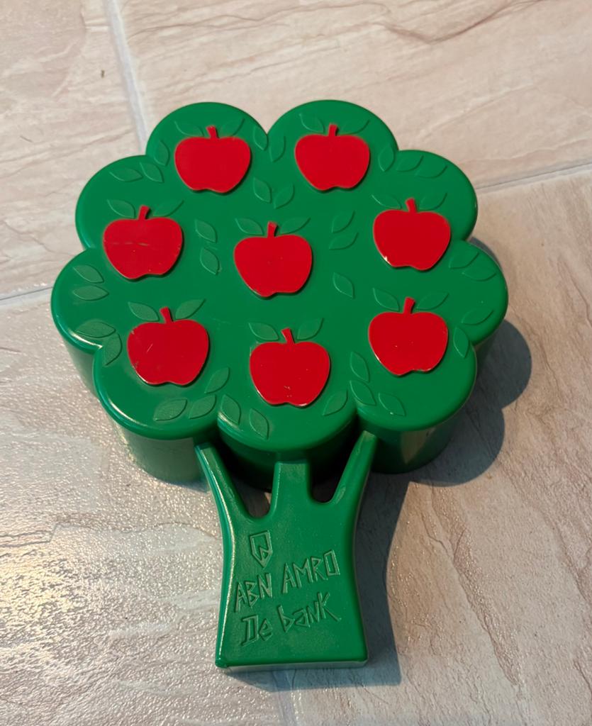 Vintage spaarpot in de vorm van appelboom,ABN AMRO in 1990, Ophalen of Verzenden, Zo goed als nieuw, Steen, Aardewerk of Keramiek