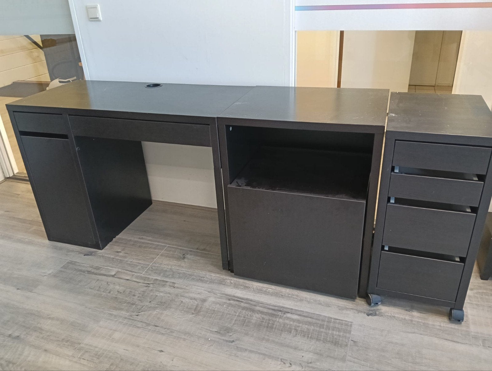 IKEA Micke bureau met ladekast en printerkast, Huis en Inrichting, Ophalen, Gebruikt, Spaanplaat of MDF, IKEA