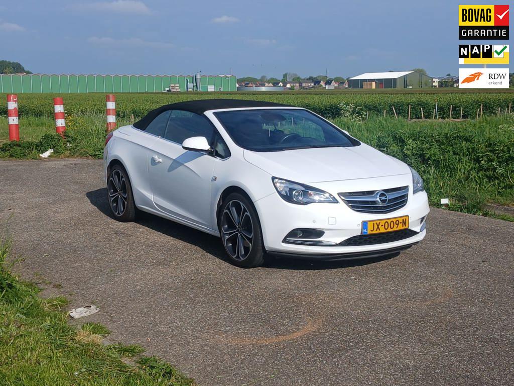 Opel Cascada 1.4 Turbo ecoFLEX Cosmo, Voorwielaandrijving, Cabriolet, 4 stoelen, Wit
